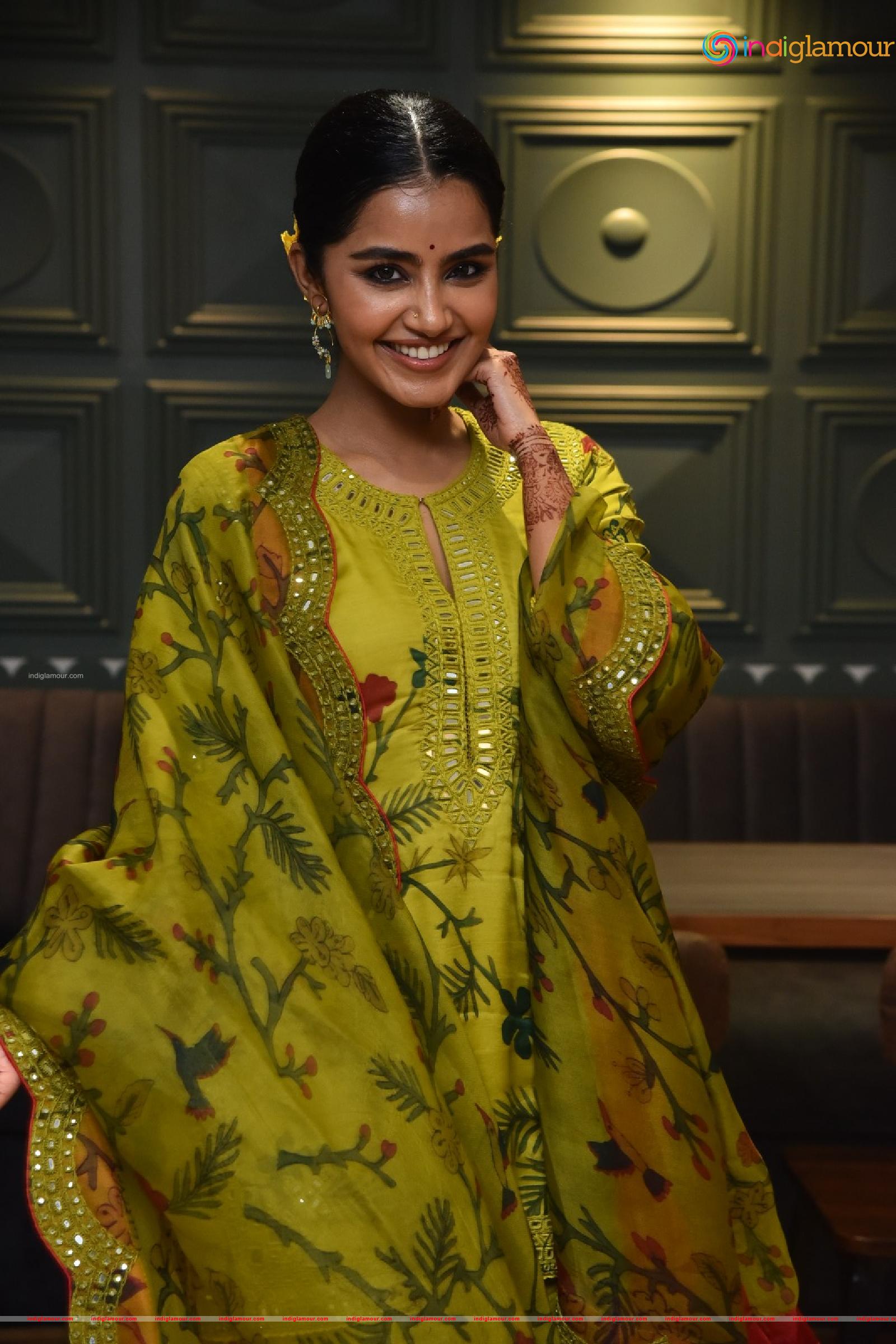 Anupama Parameswaran Actress hd photo