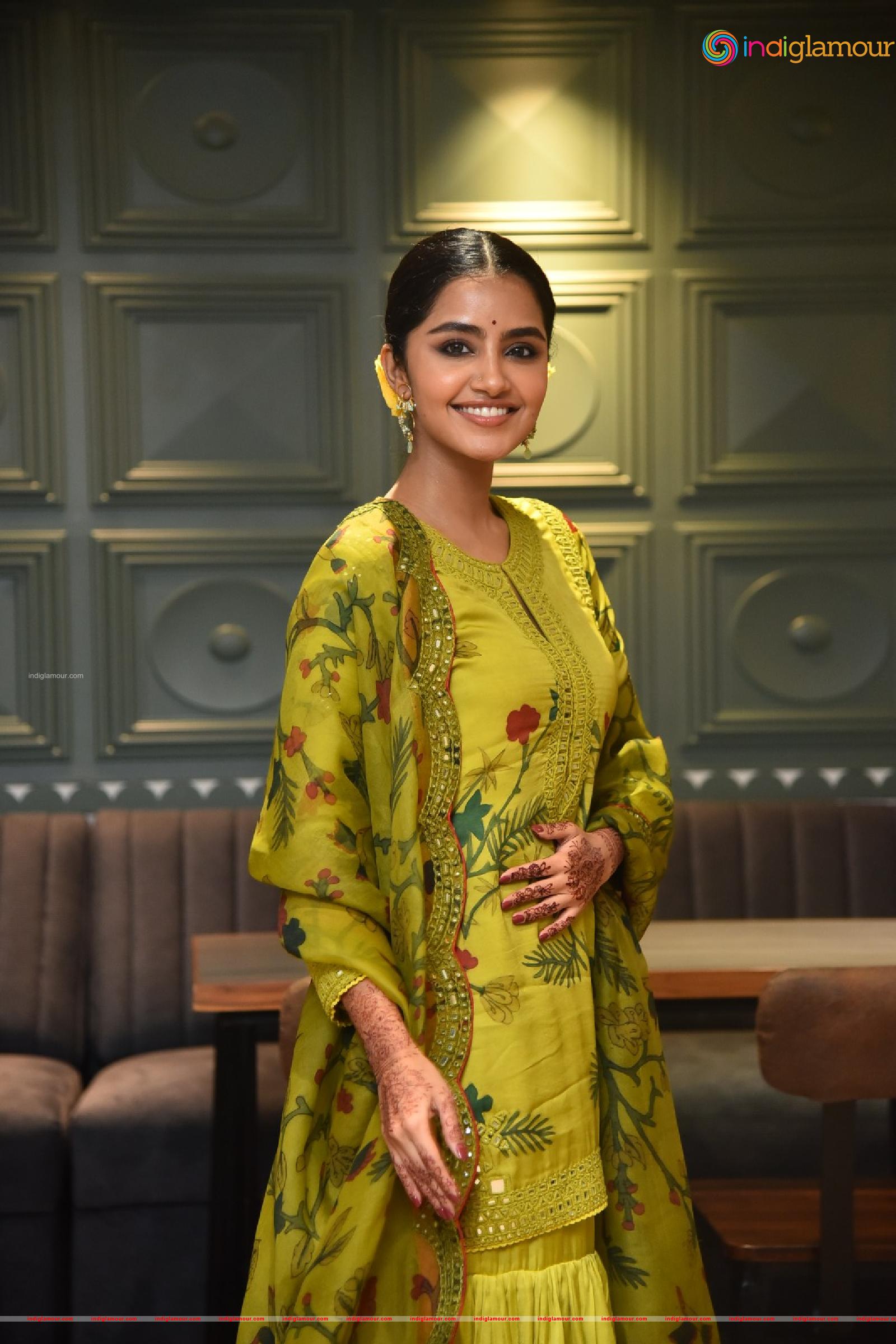 Anupama Parameswaran Actress hd photo