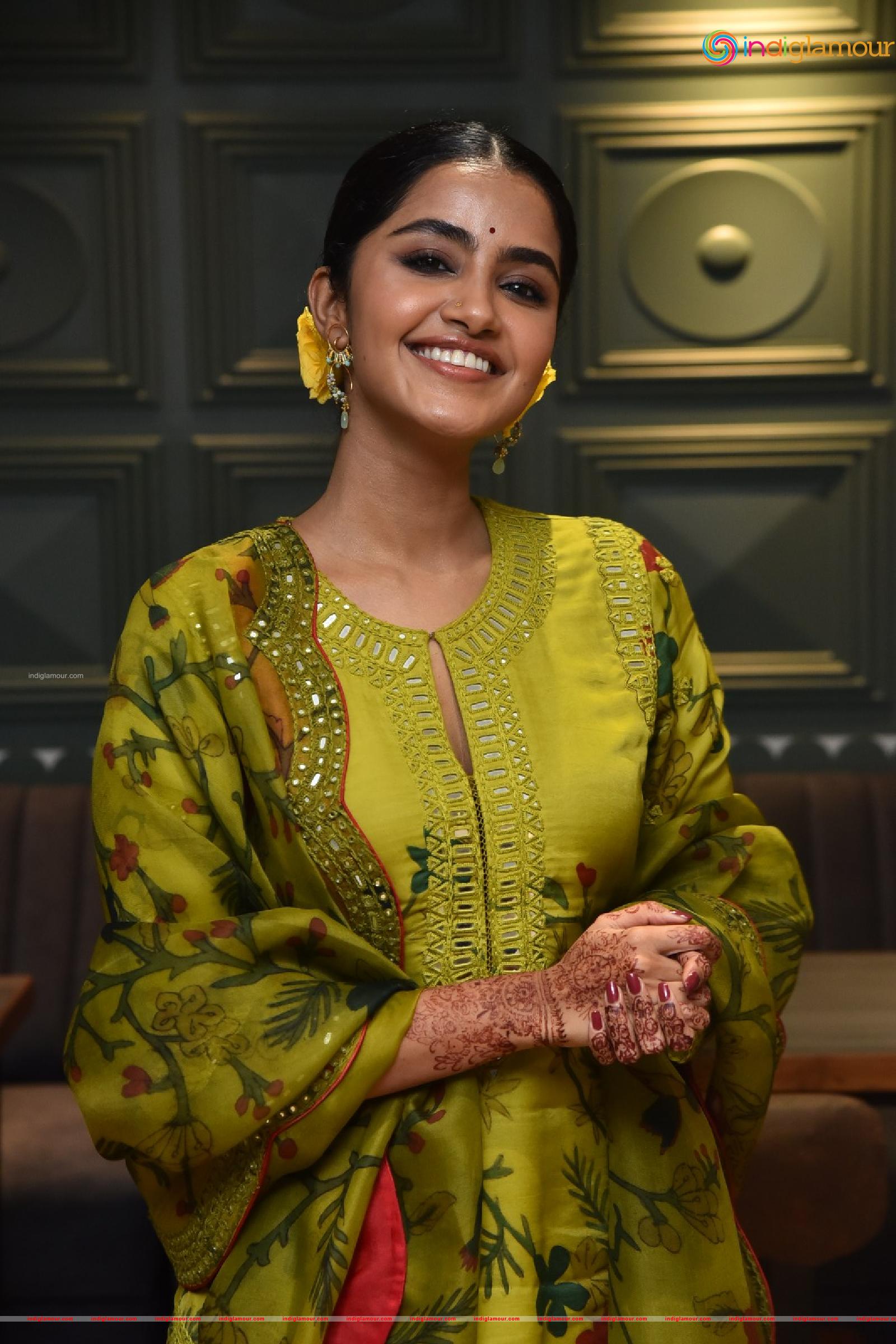 Anupama Parameswaran Actress hd photo