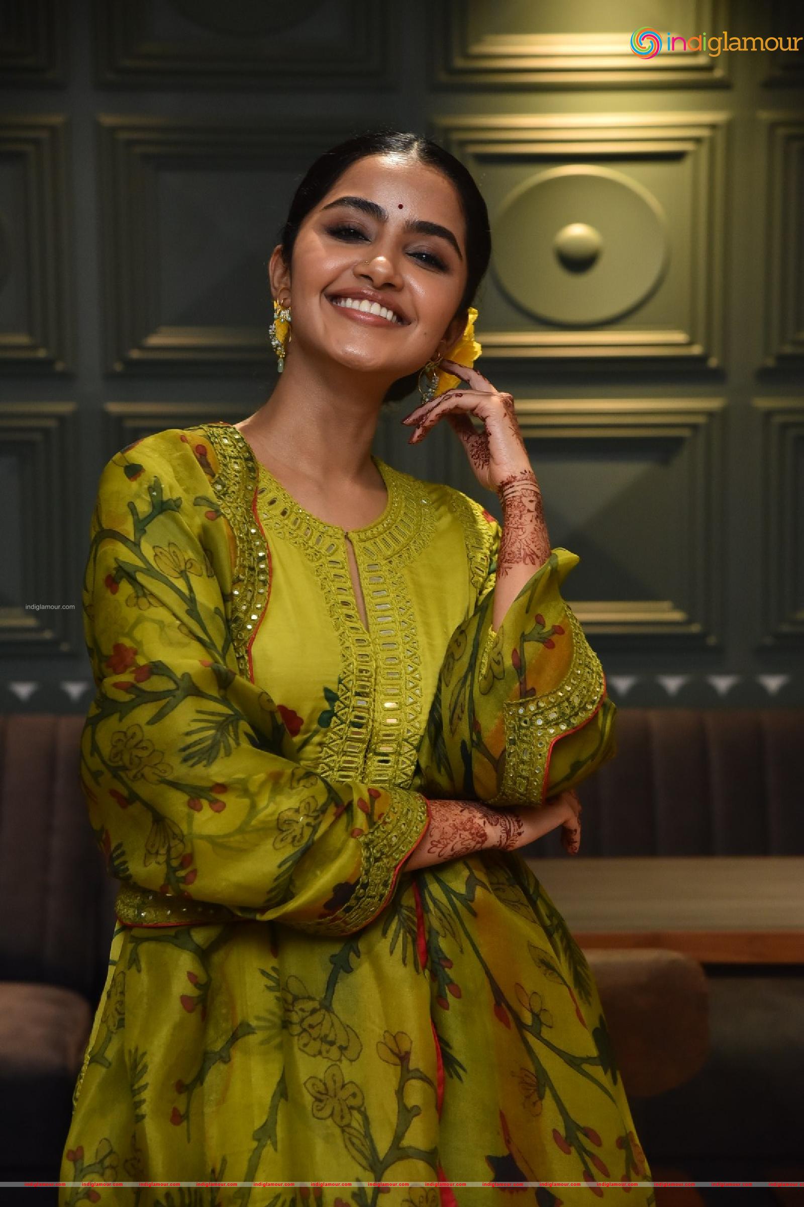 Anupama Parameswaran Actress hd photo