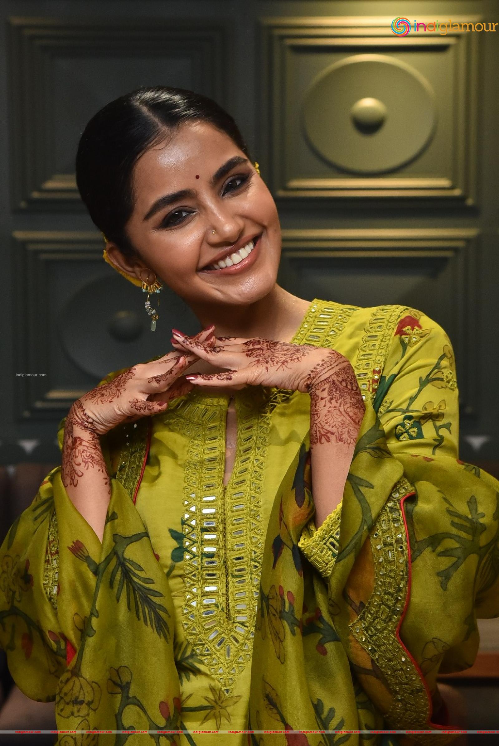 Anupama Parameswaran Actress hd photo