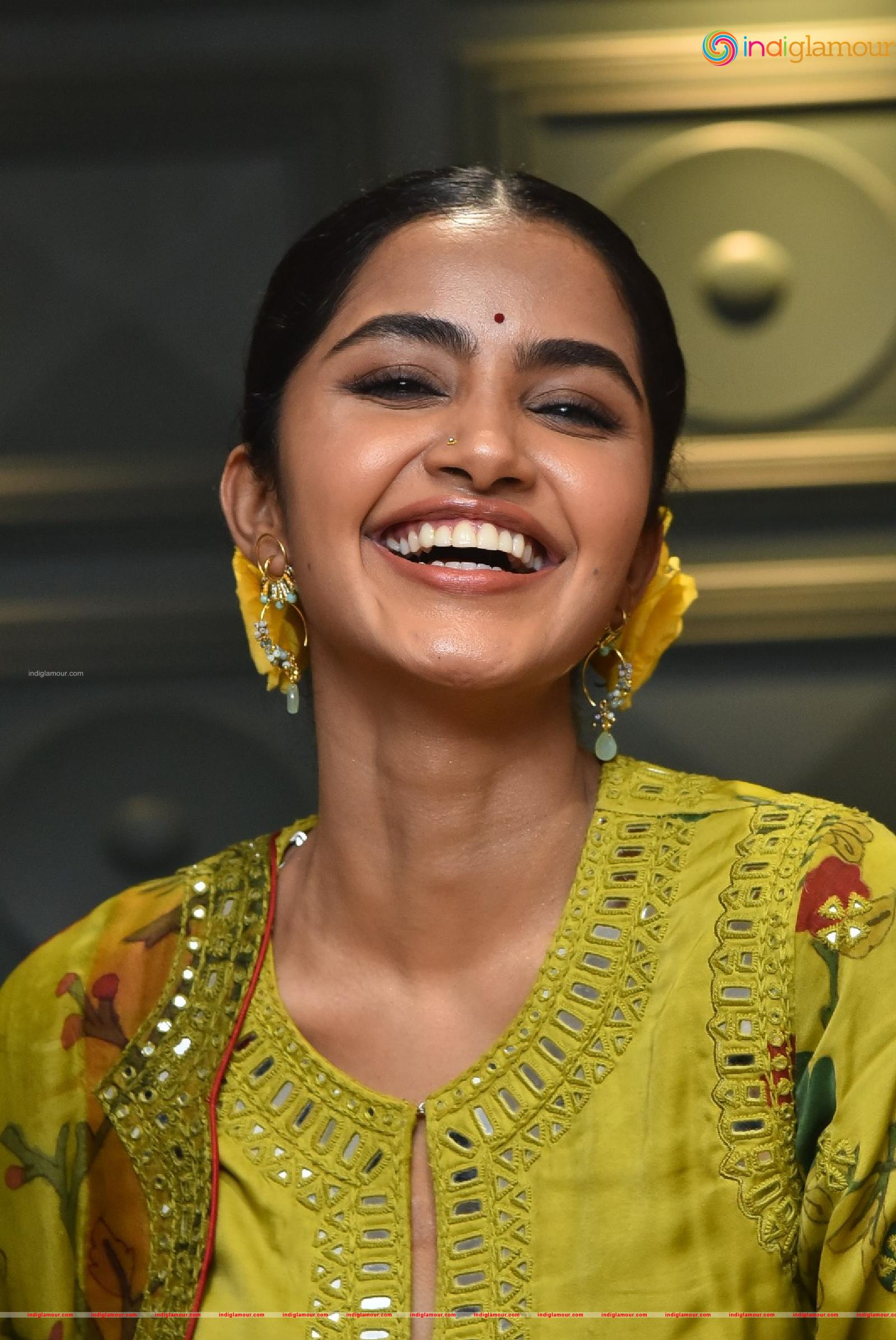 Anupama Parameswaran Actress hd photo