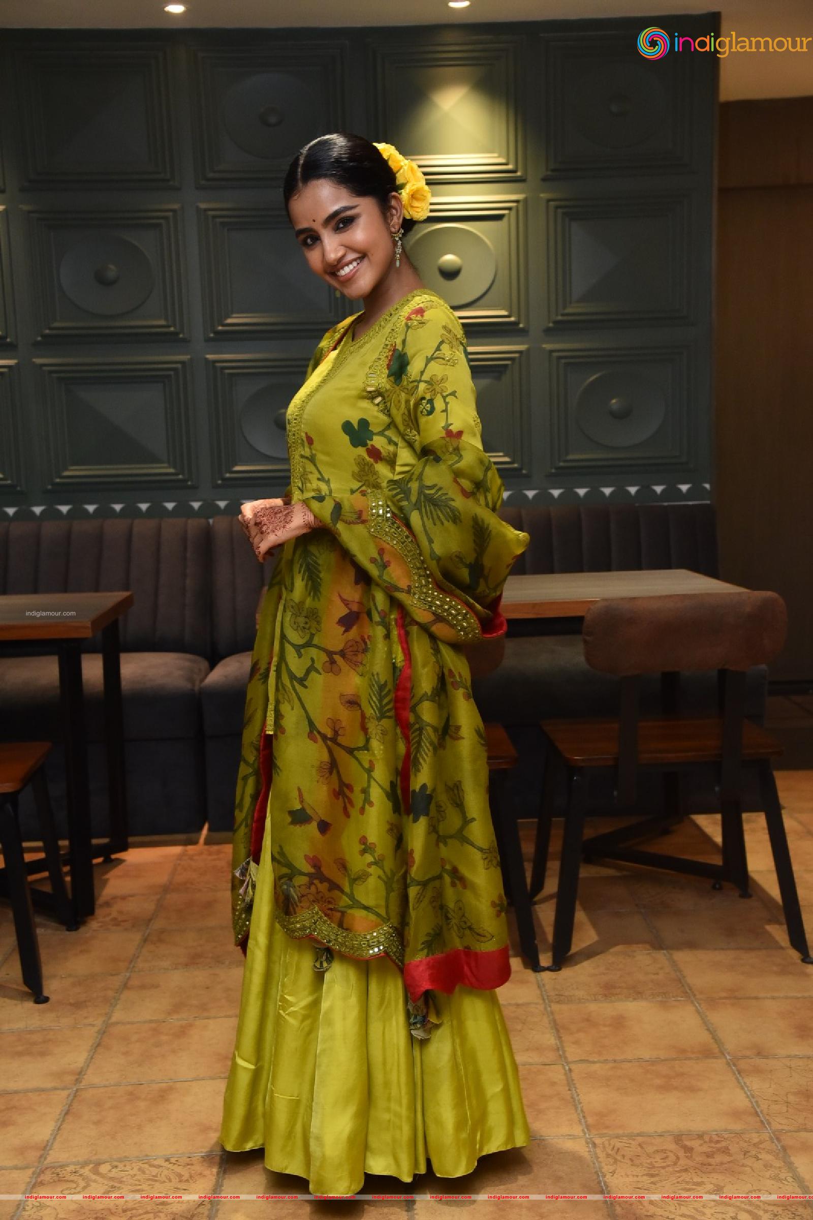 Anupama Parameswaran Actress hd photo