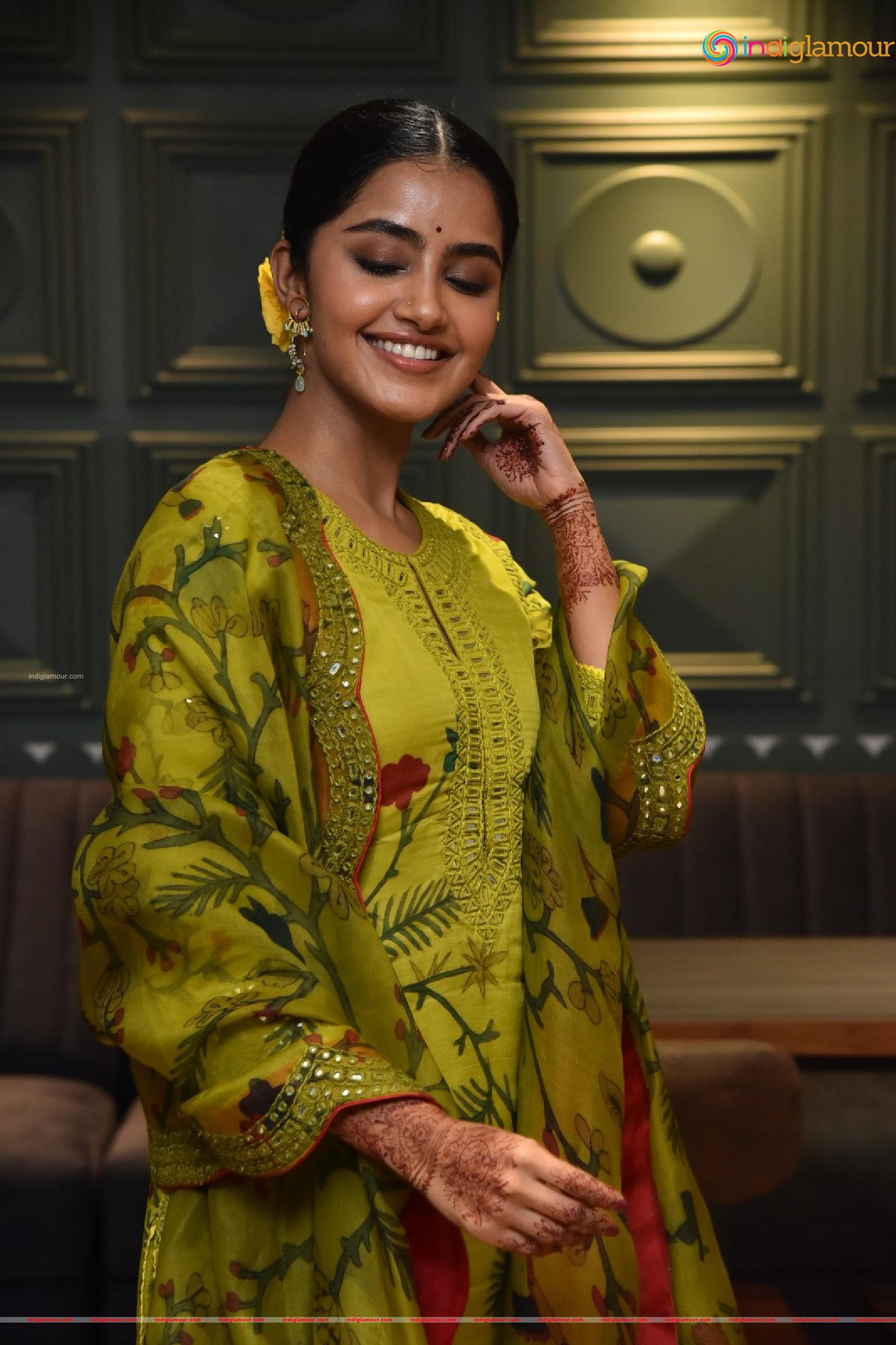 Anupama Parameswaran Actress hd photo