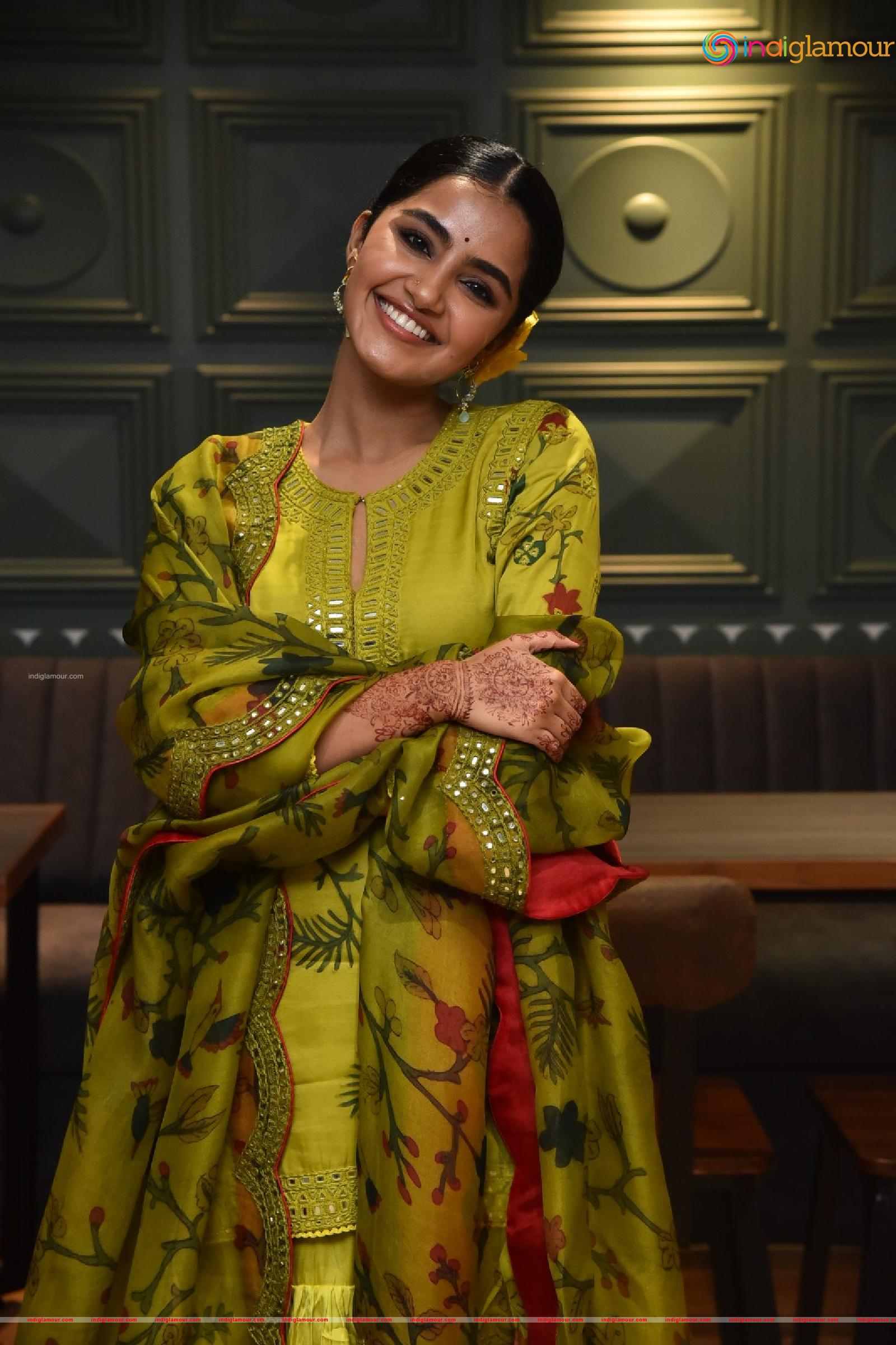 Anupama Parameswaran Actress hd photo