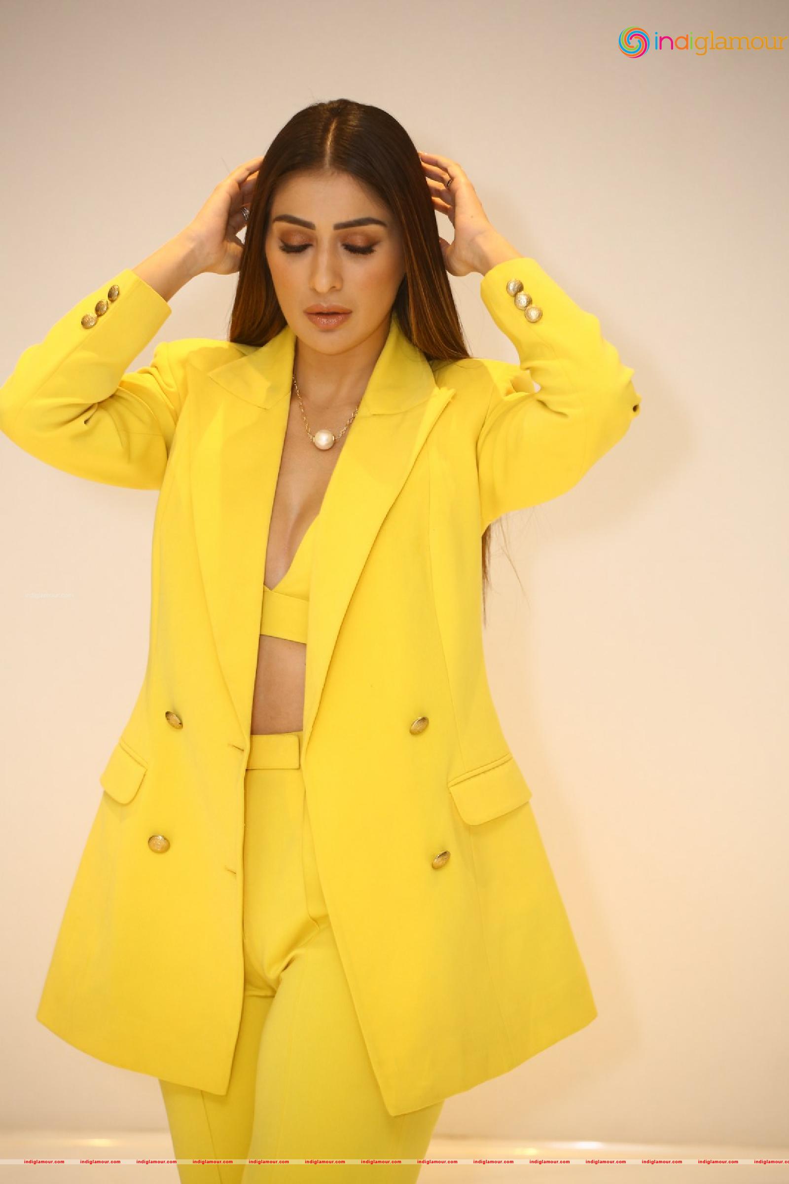 Raai Laxmi Actress hd photo