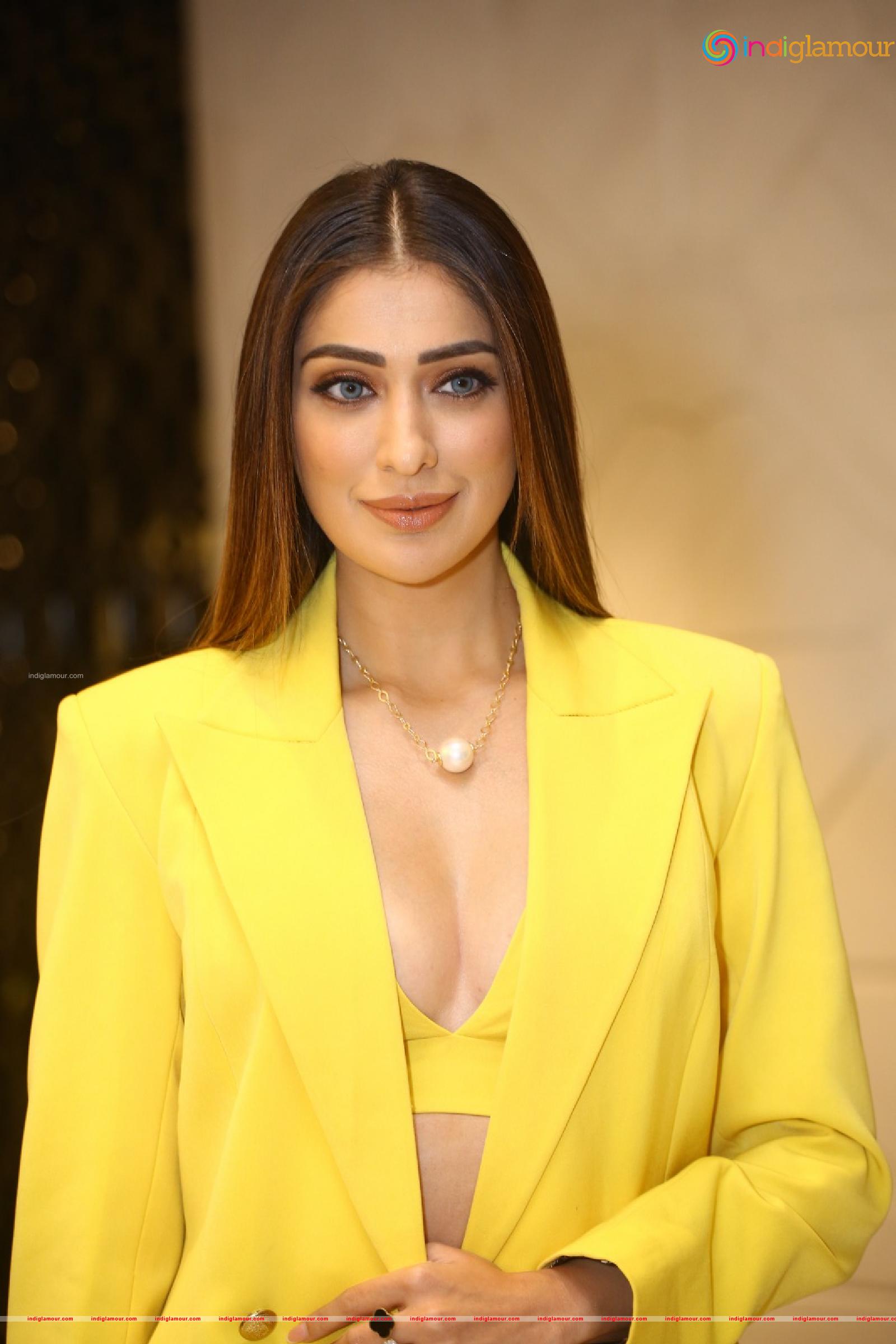 Raai Laxmi Actress hd photo