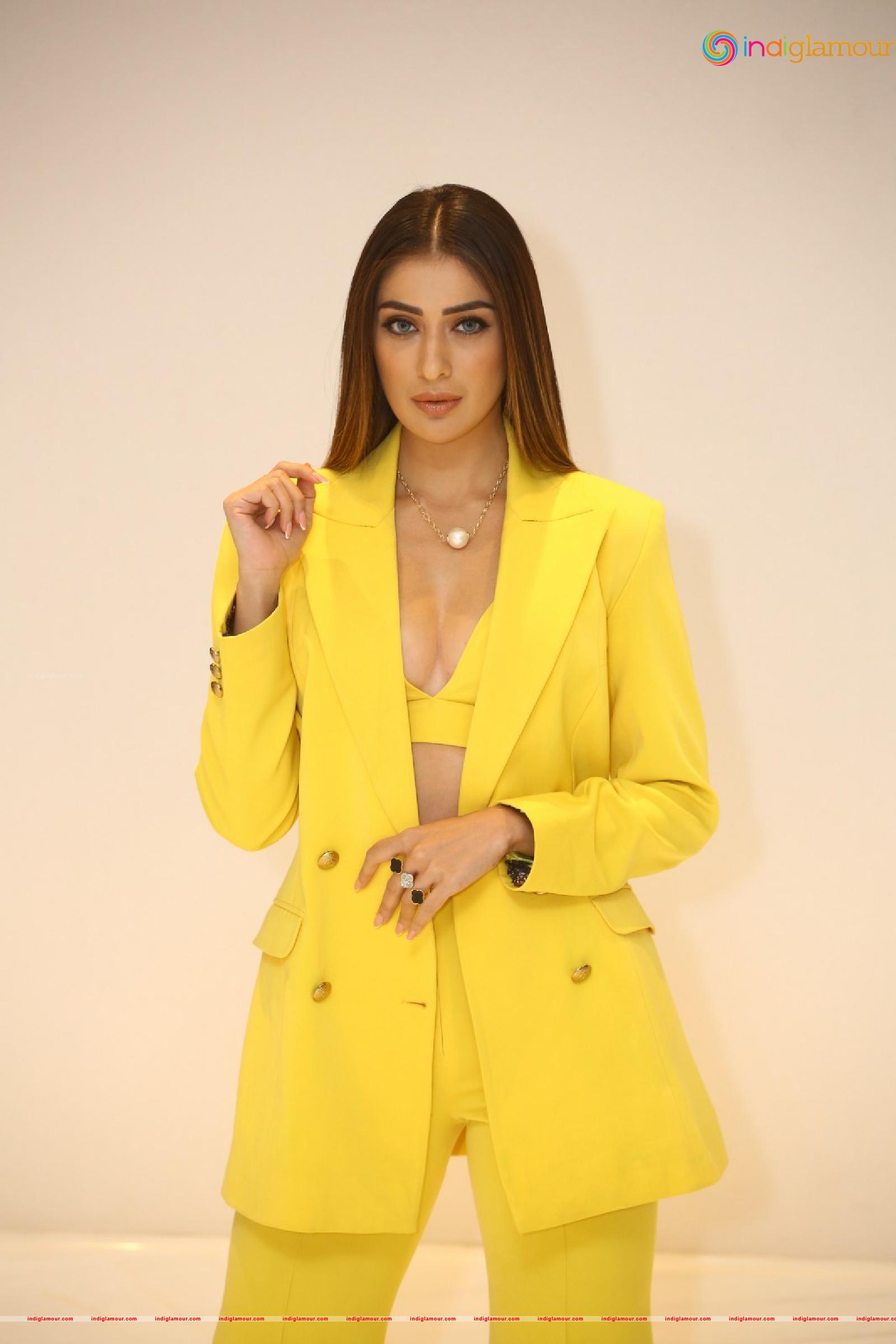 Raai Laxmi Actress hd photo