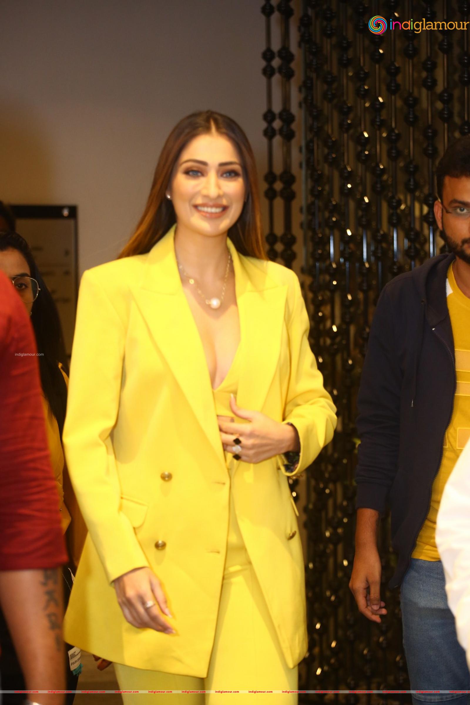 Raai Laxmi Actress hd photo