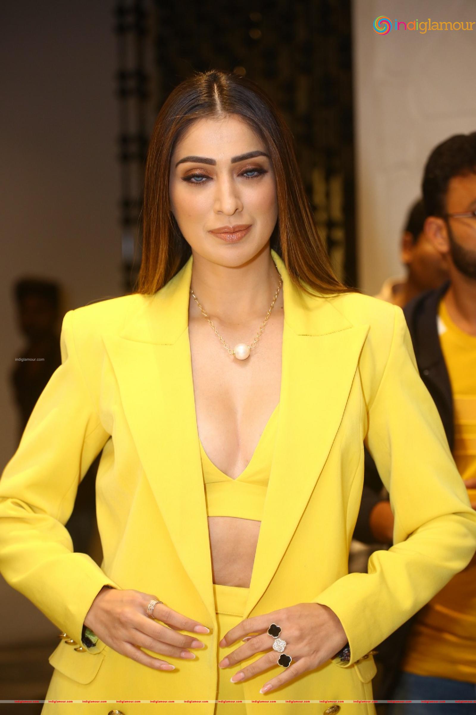Raai Laxmi Actress hd photo