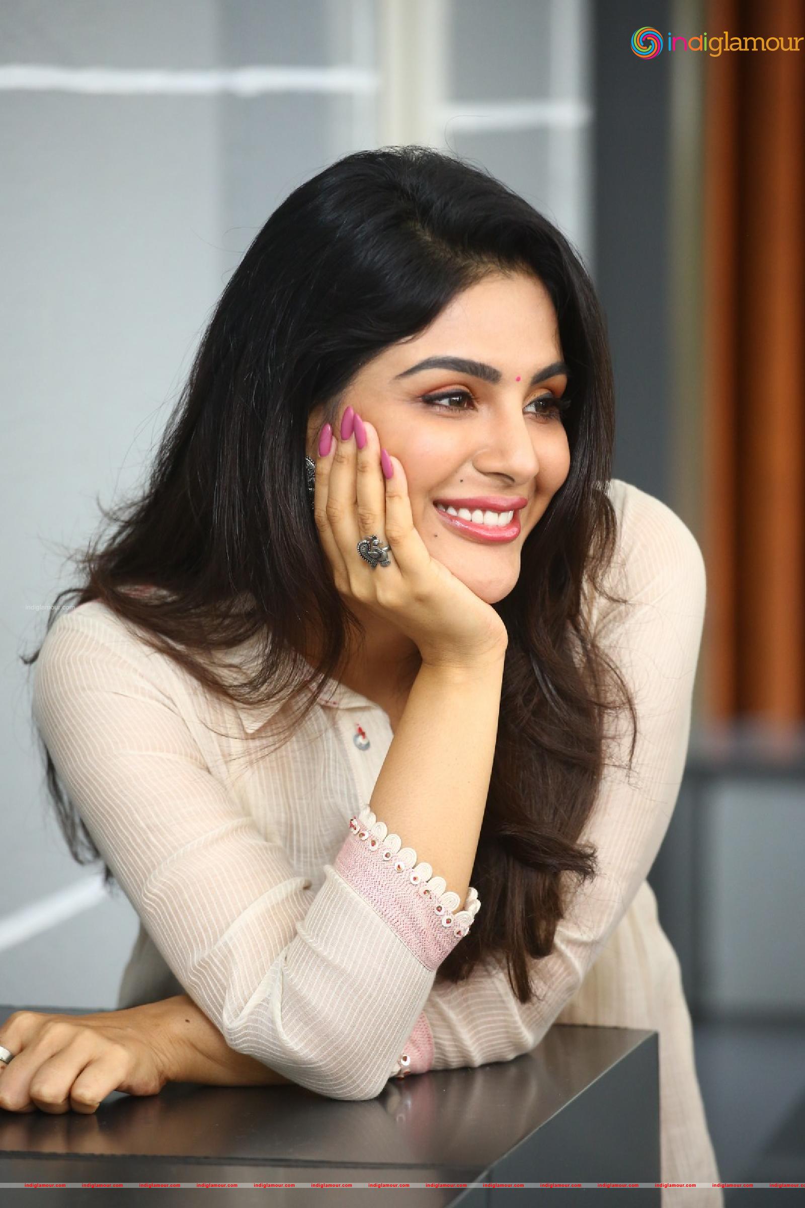 Samyuktha Menon Actress hd photo