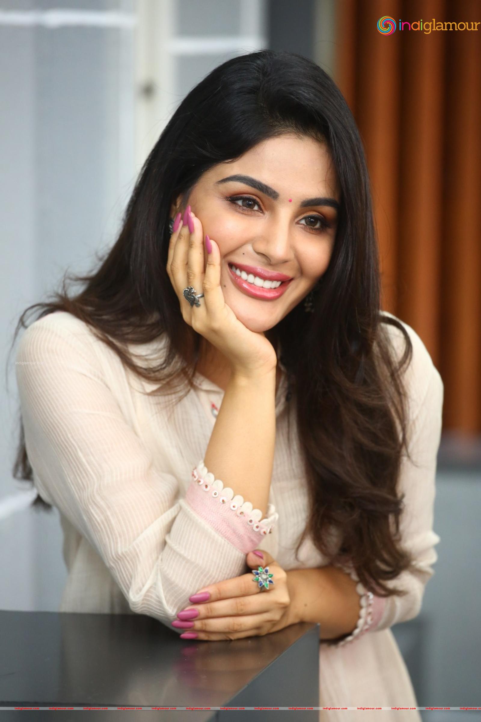 Samyuktha Menon Actress hd photo