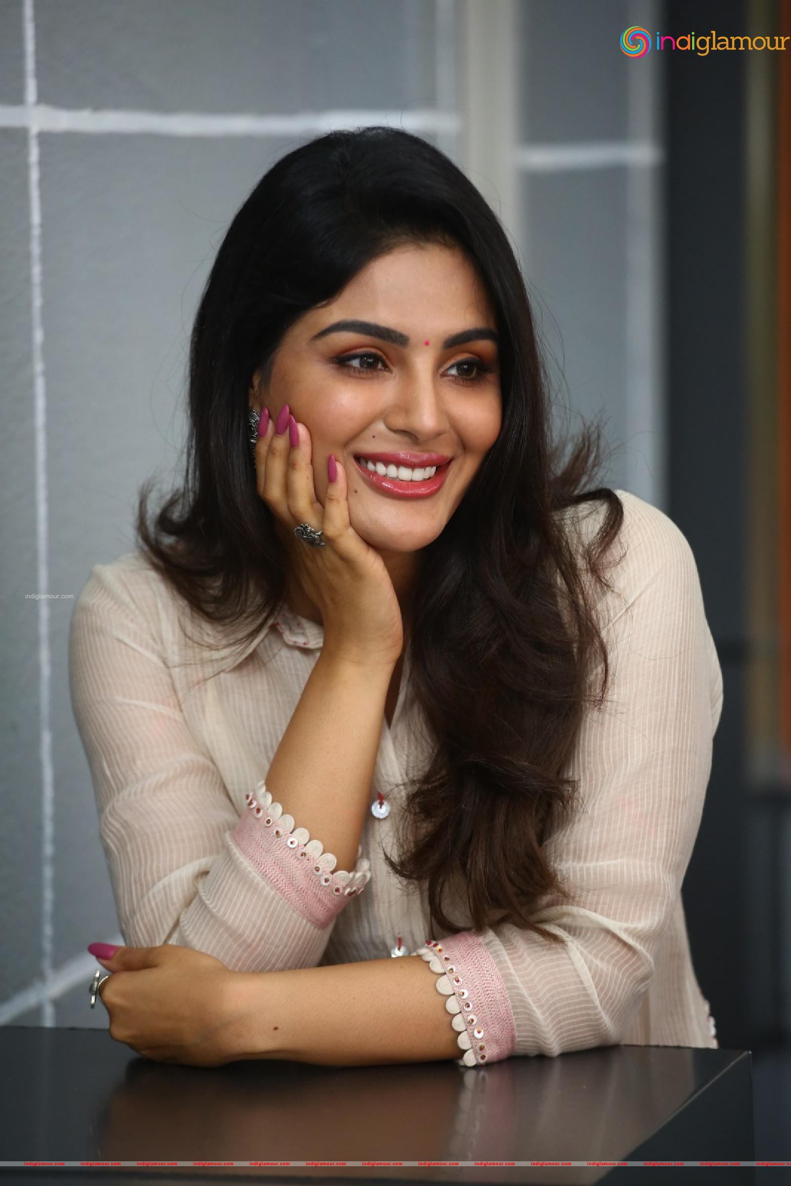 Samyuktha Menon Actress hd photo
