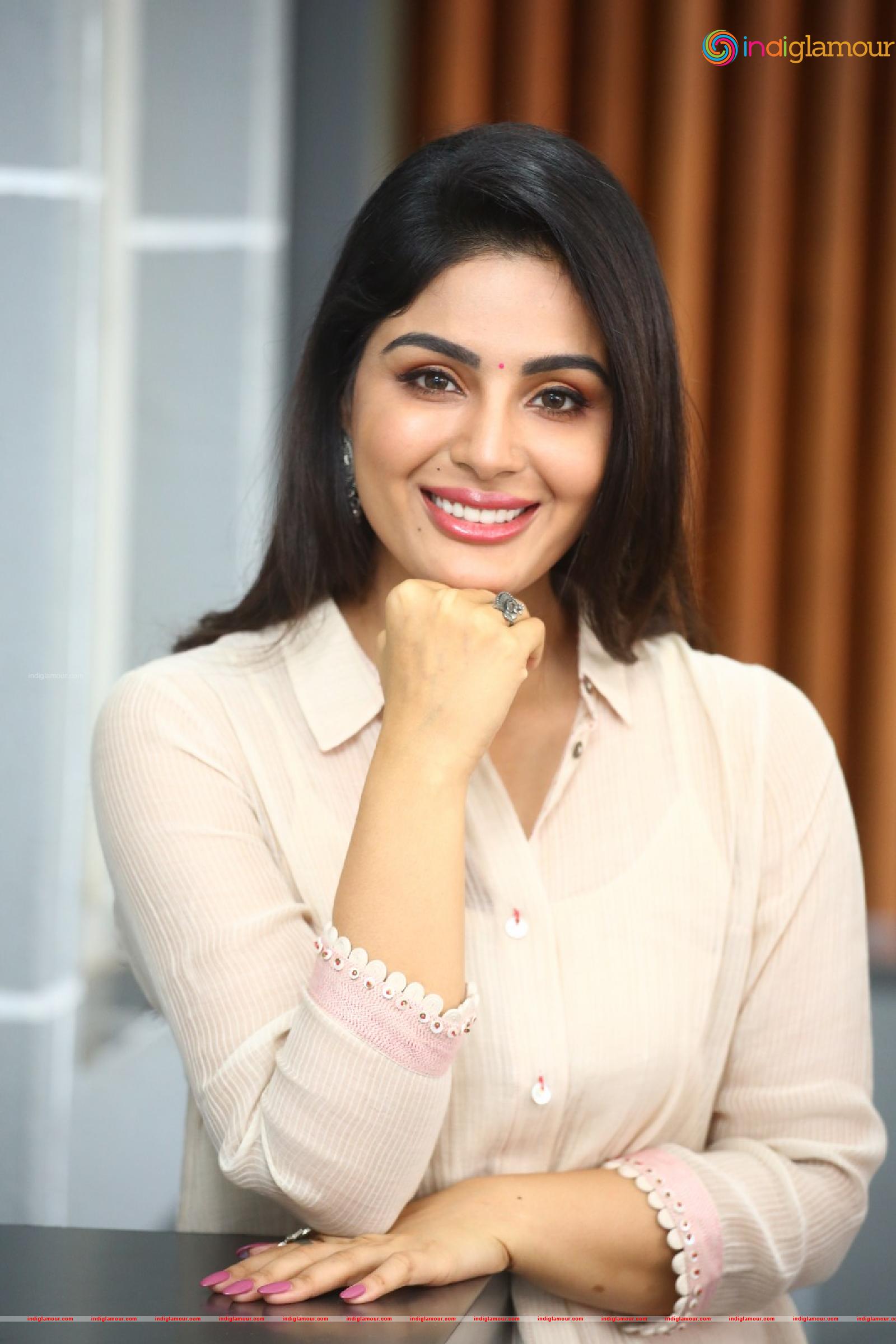 Samyuktha Menon Actress hd photo