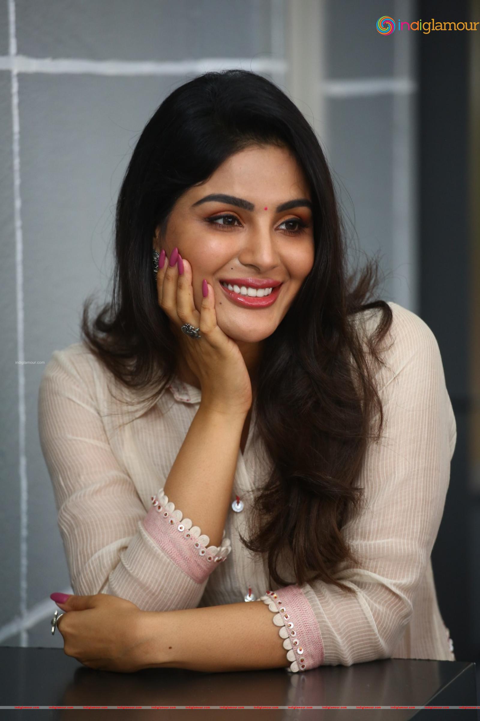 Samyuktha Menon Actress hd photo