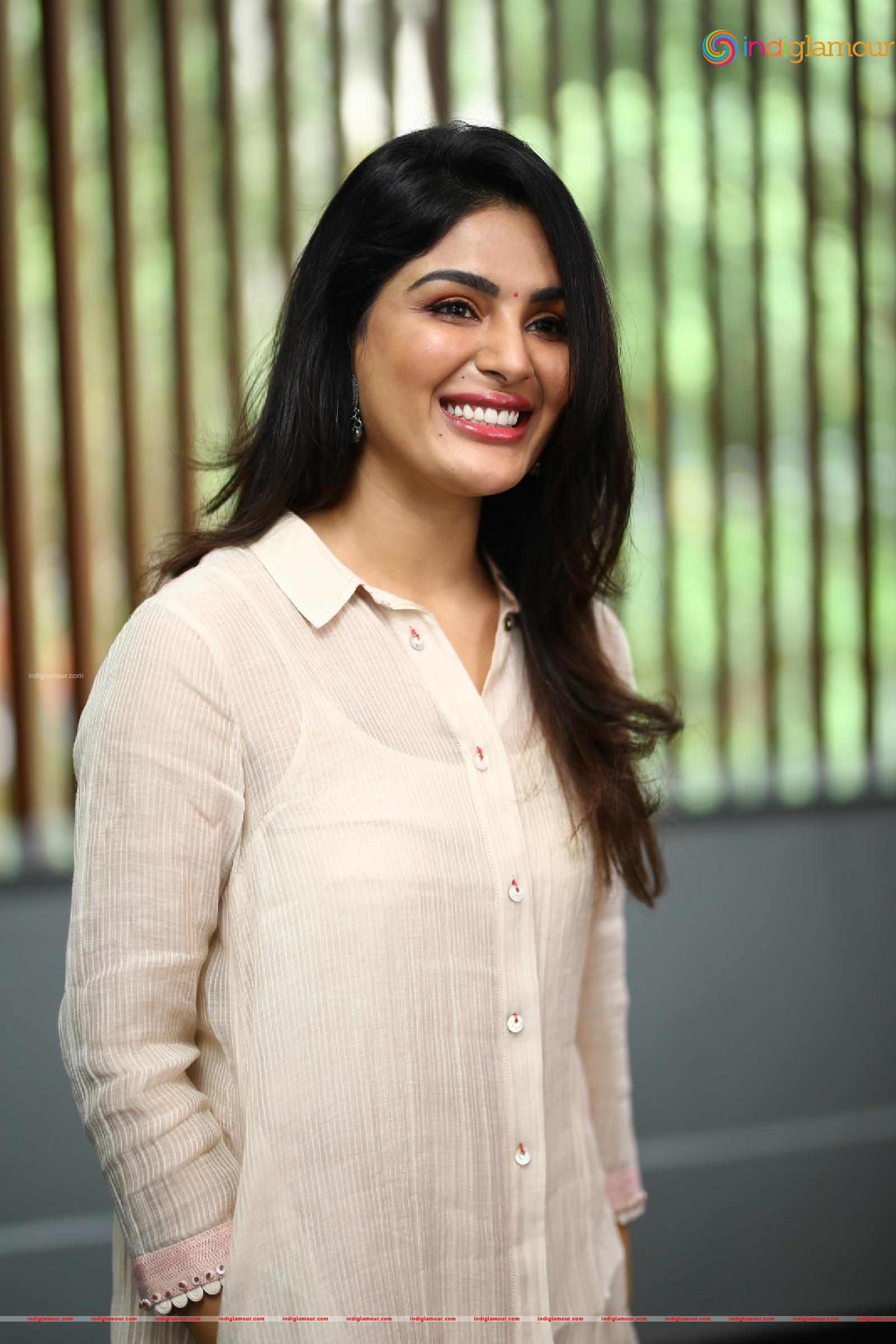 Samyuktha Menon Actress hd photo