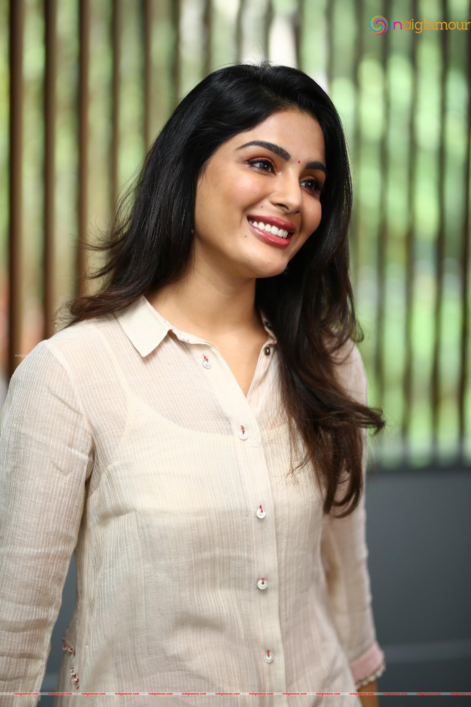 Samyuktha Menon Actress hd photo