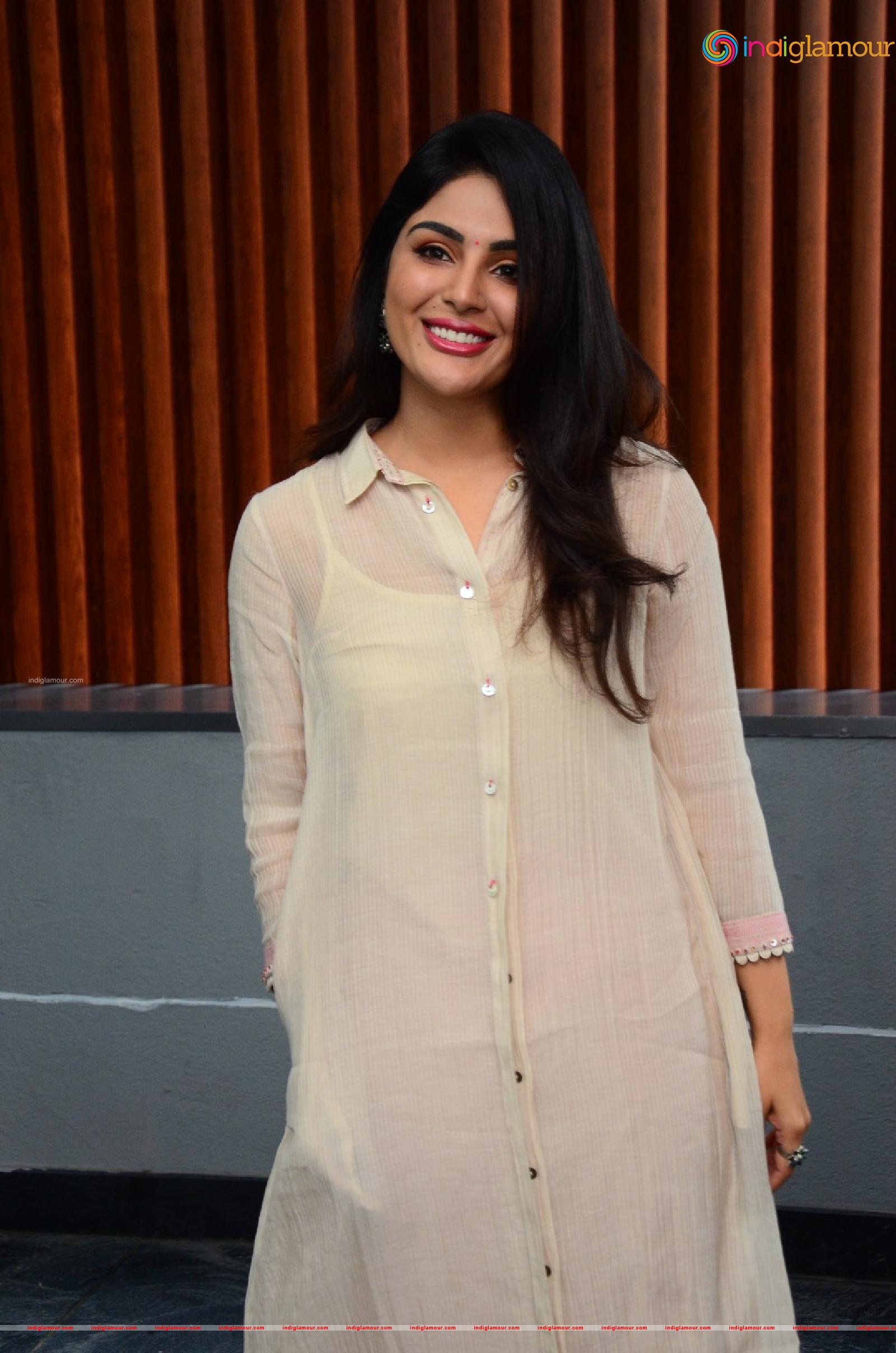 Samyuktha Menon Actress hd photo