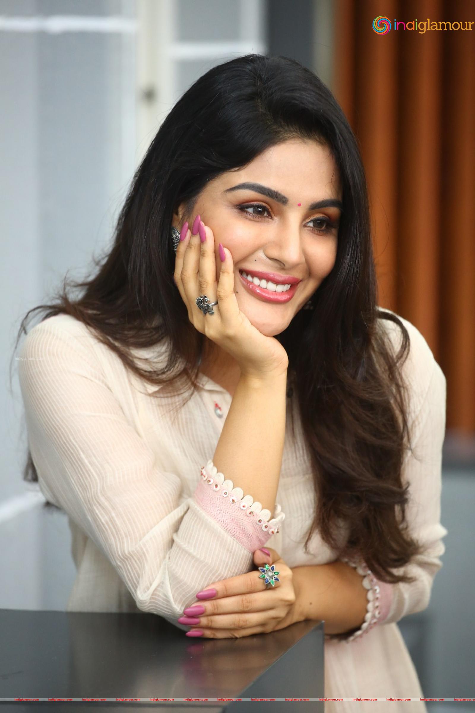 Samyuktha Menon Actress hd photo
