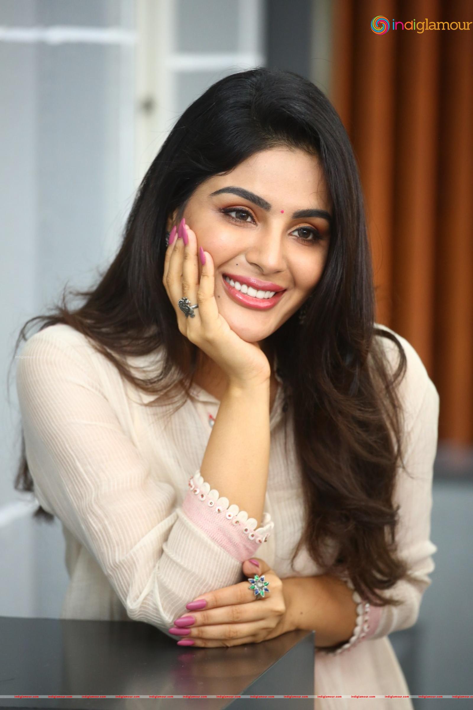 Samyuktha Menon Actress hd photo