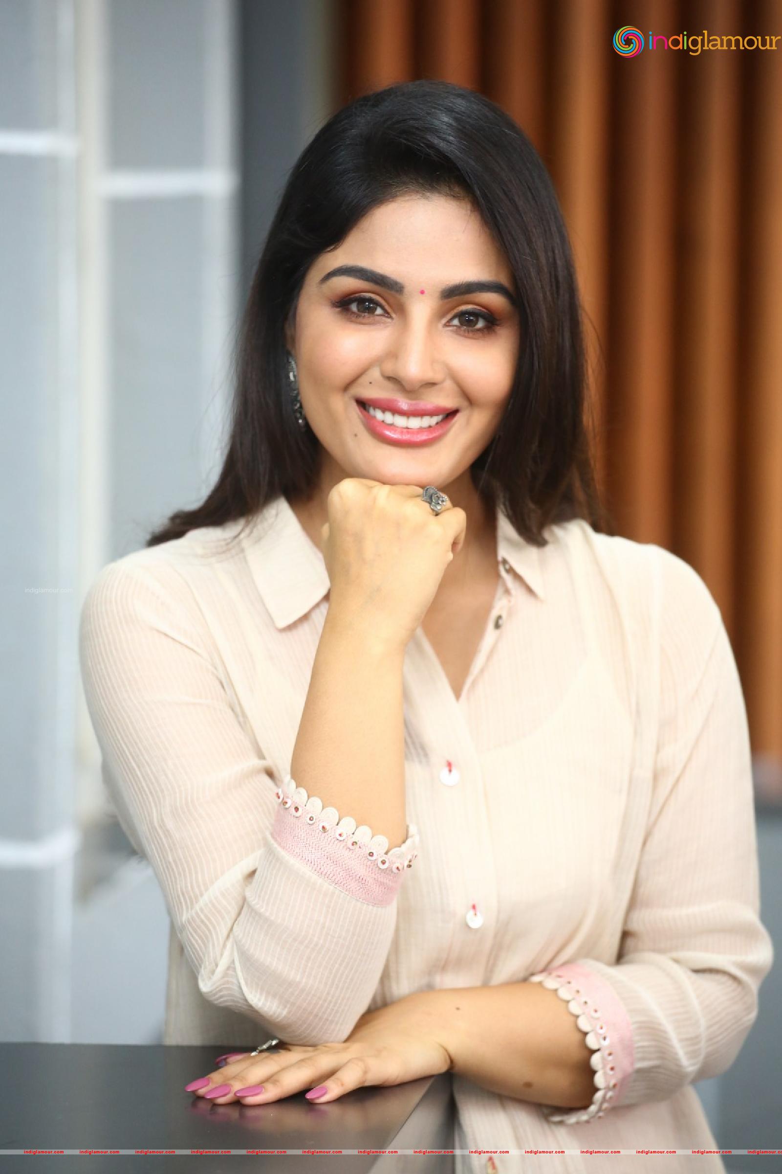 Samyuktha Menon Actress hd photo