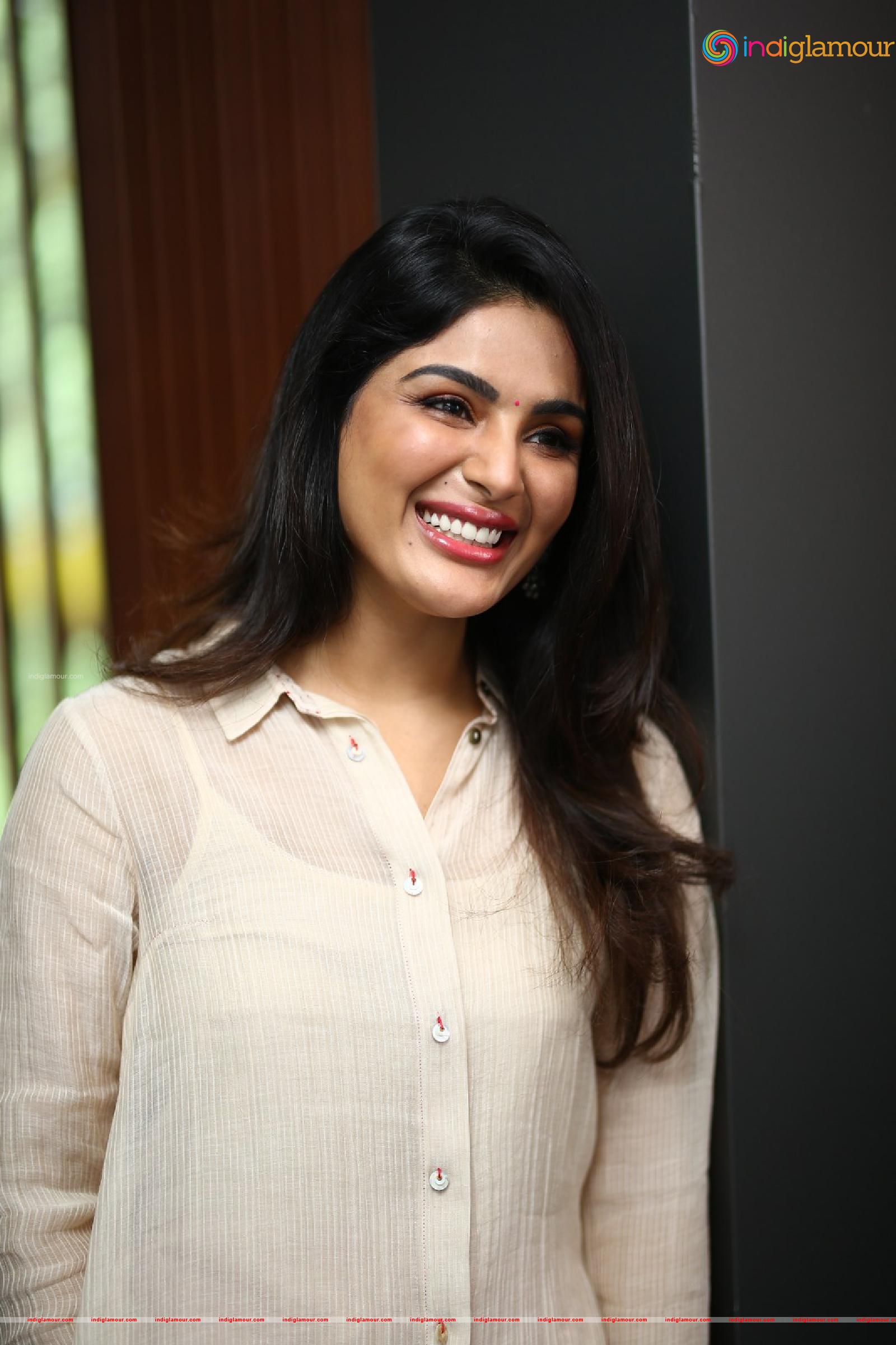 Samyuktha Menon Actress hd photo
