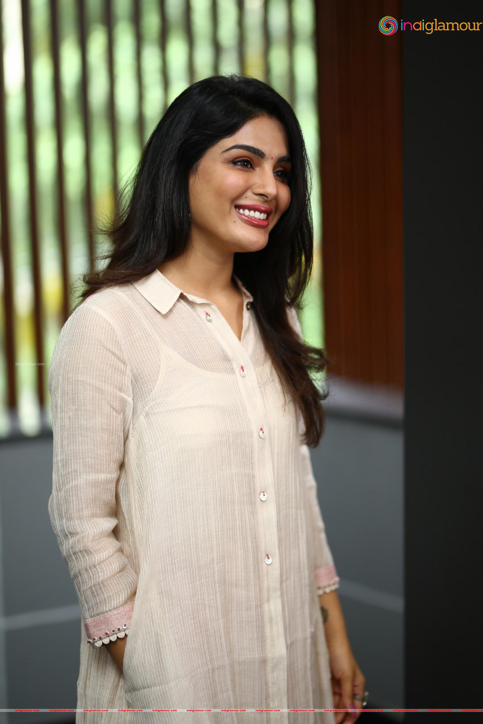 Samyuktha Menon Actress hd photo