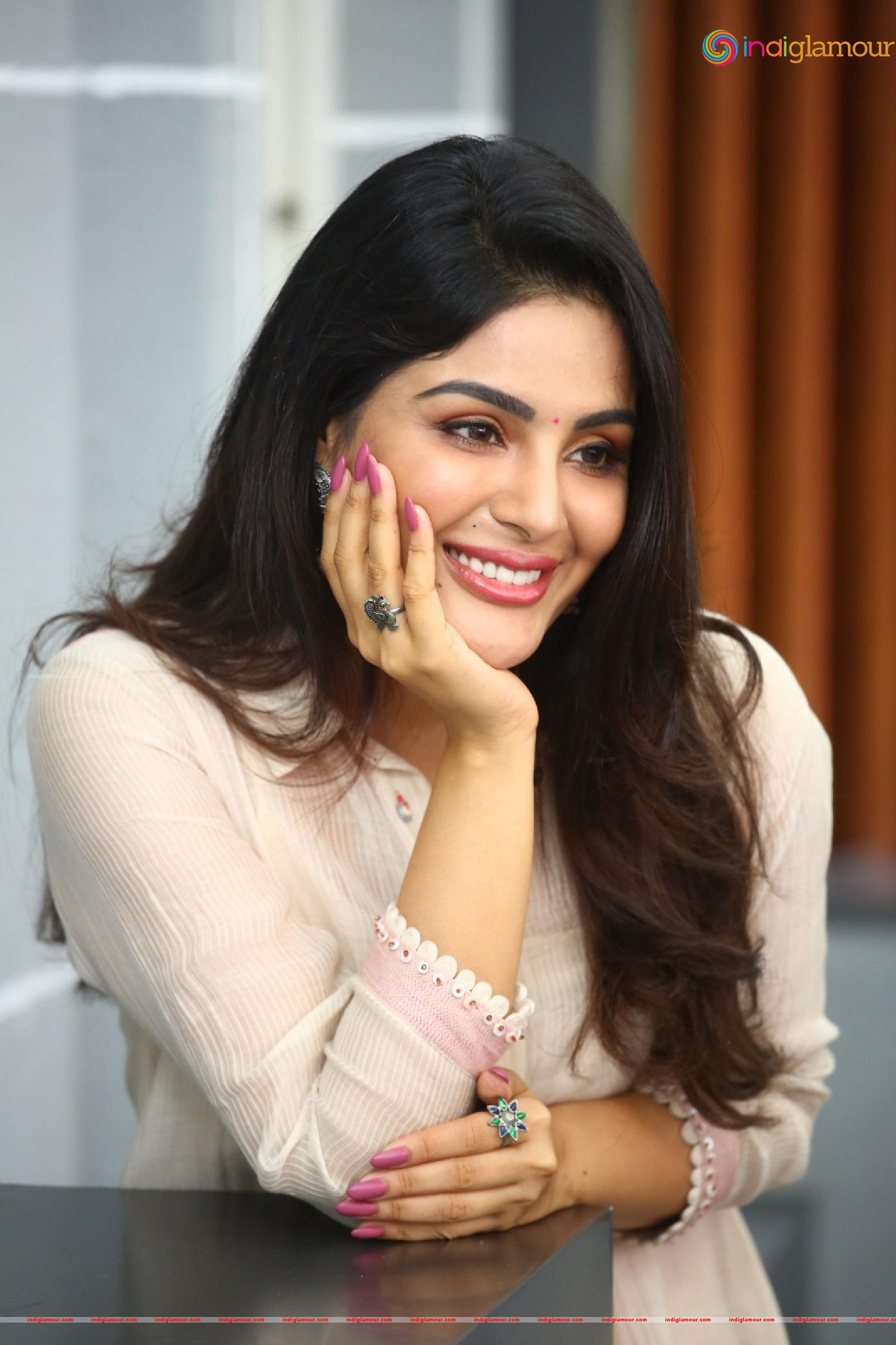 Samyuktha Menon Actress hd photo