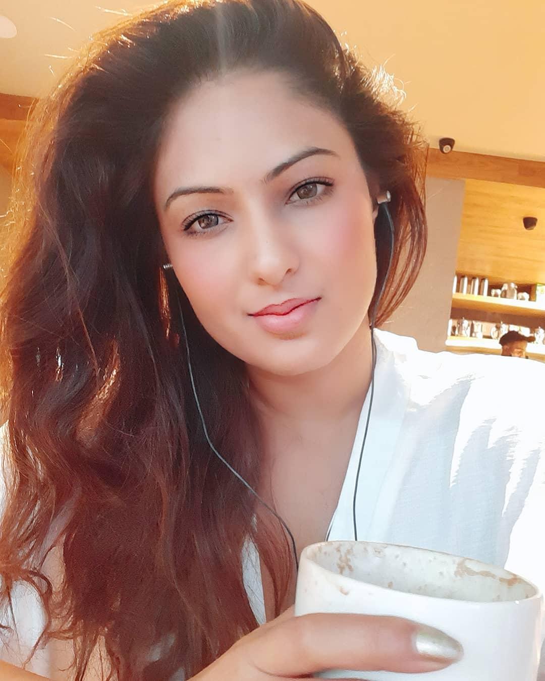 Nikesha Patel Actress hd photo