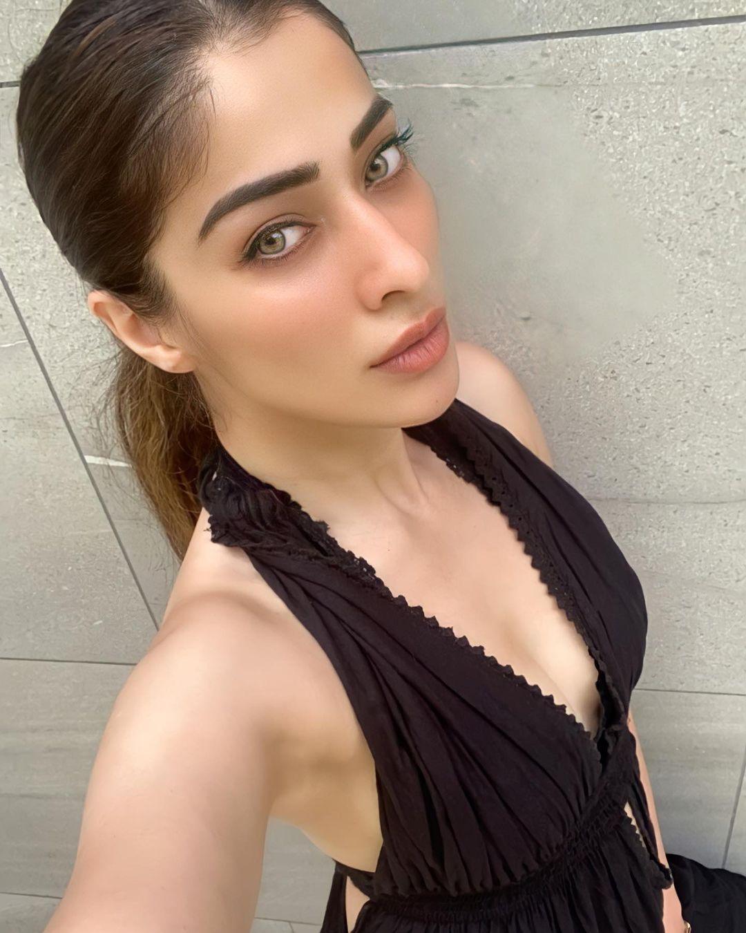 Raai Laxmi Actress hd photo