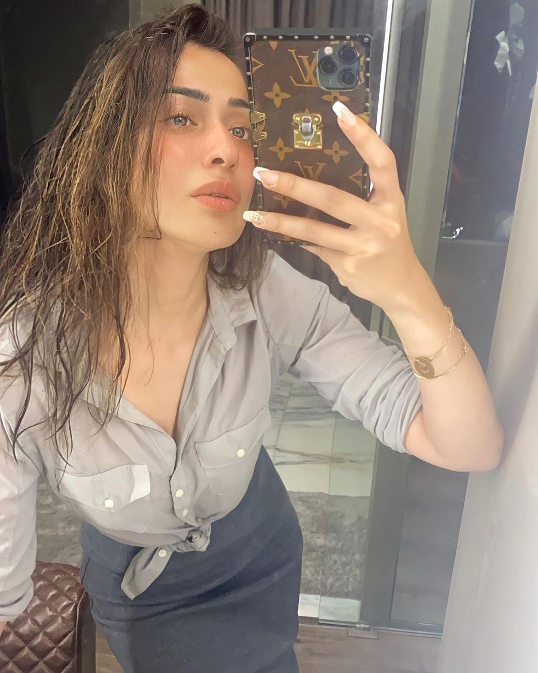 Raai Laxmi Actress hd photo