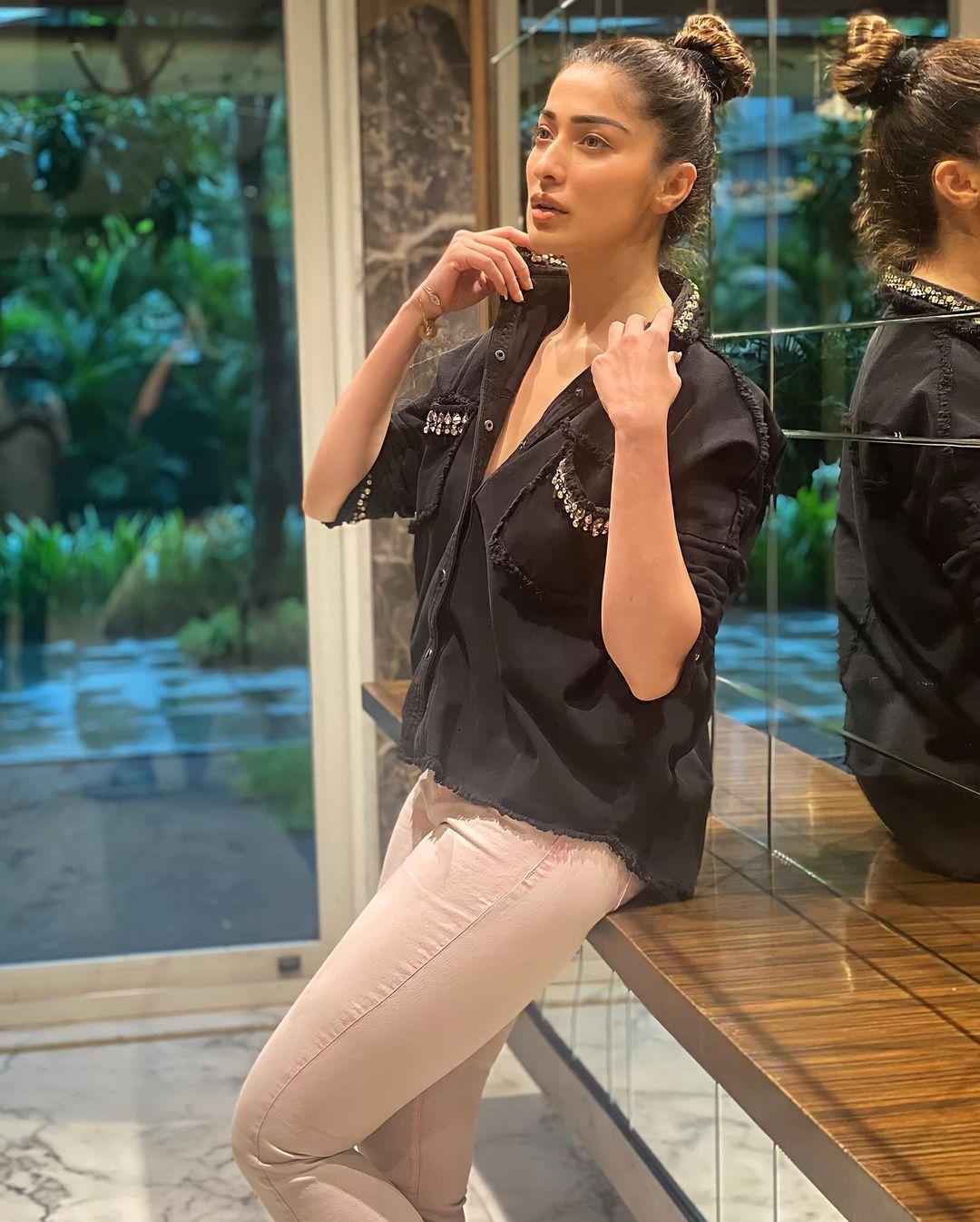 Raai Laxmi Actress hd photo