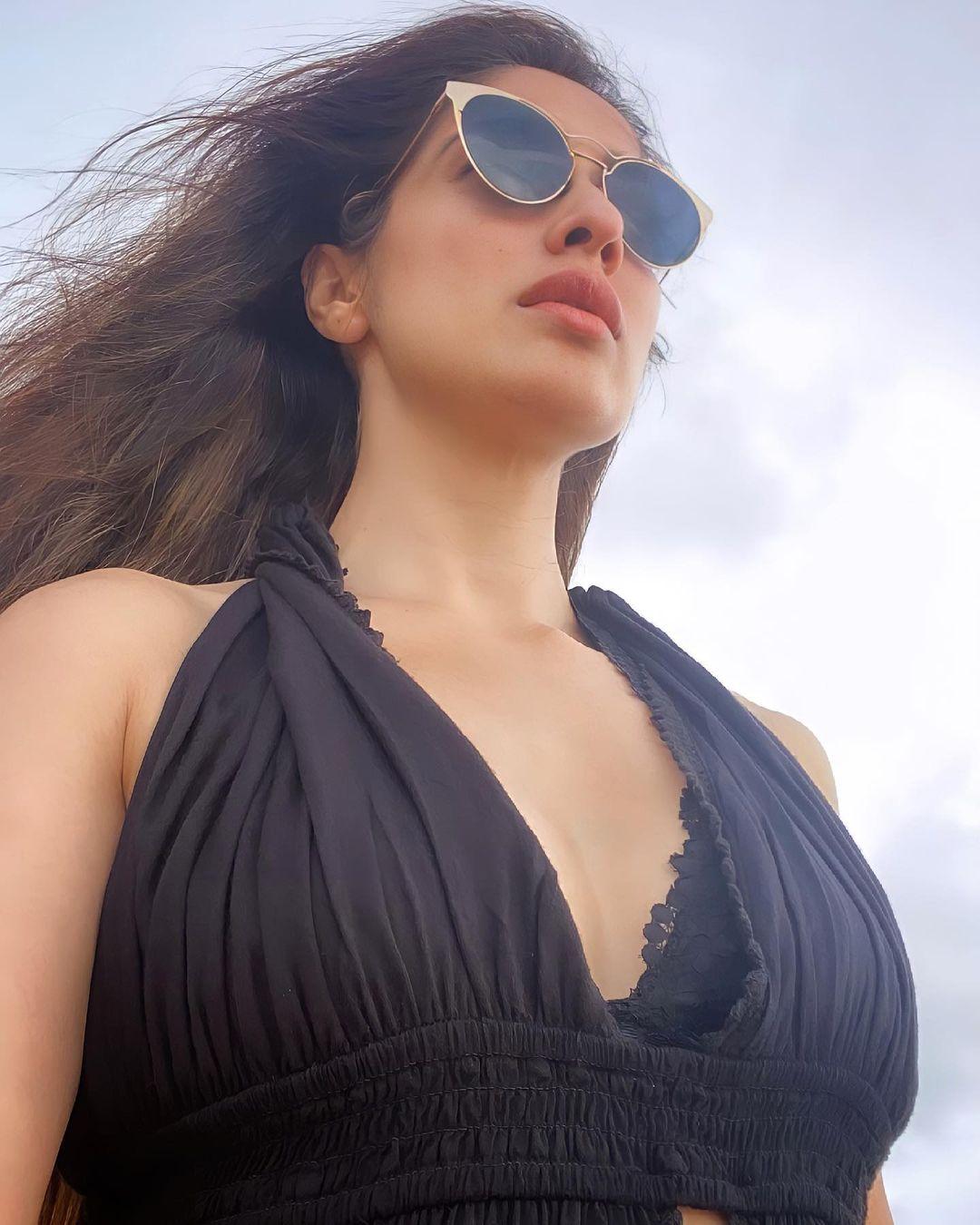 Raai Laxmi Actress hd photo