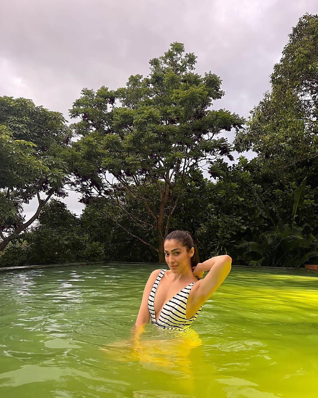 Raai Laxmi Actress hd photo