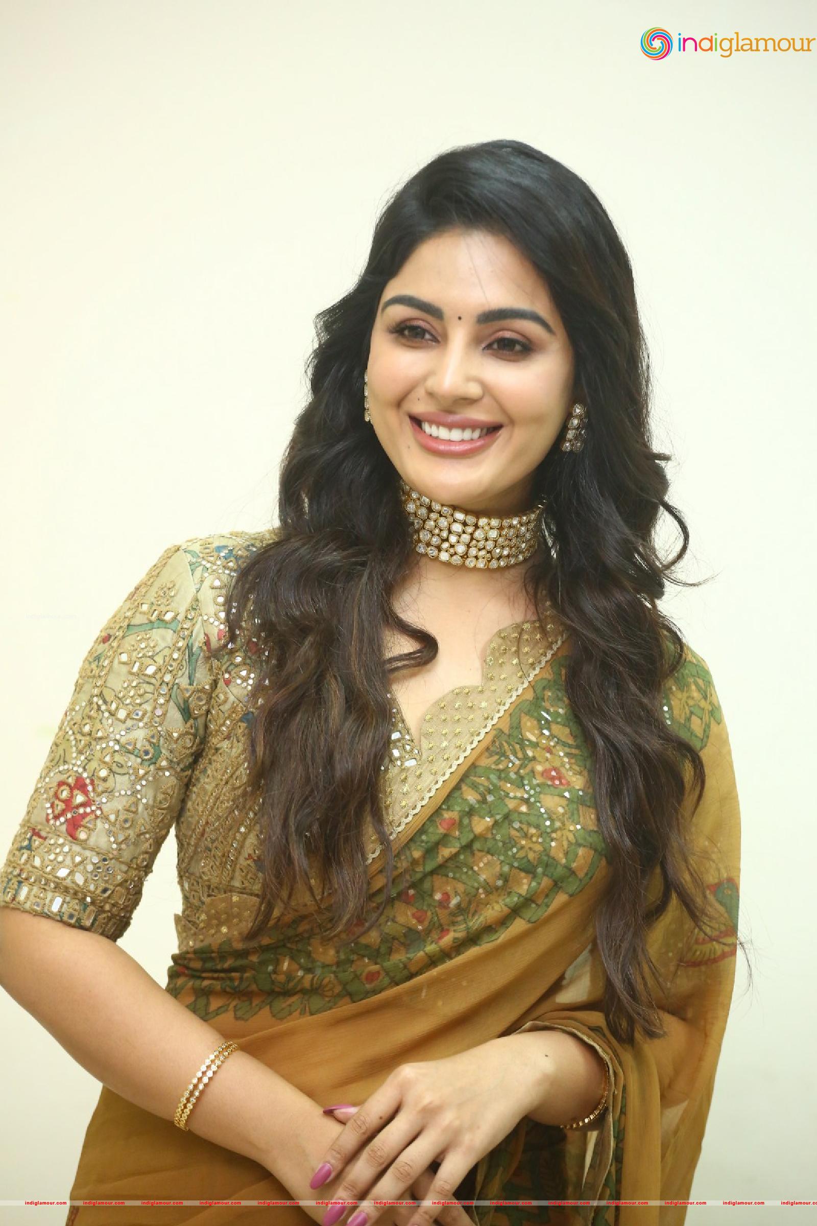 Samyuktha Menon Actress hd photo