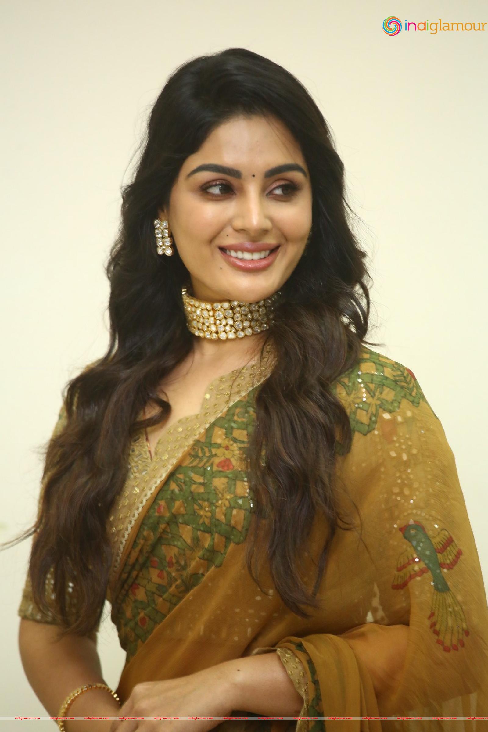 Samyuktha Menon Actress hd photo