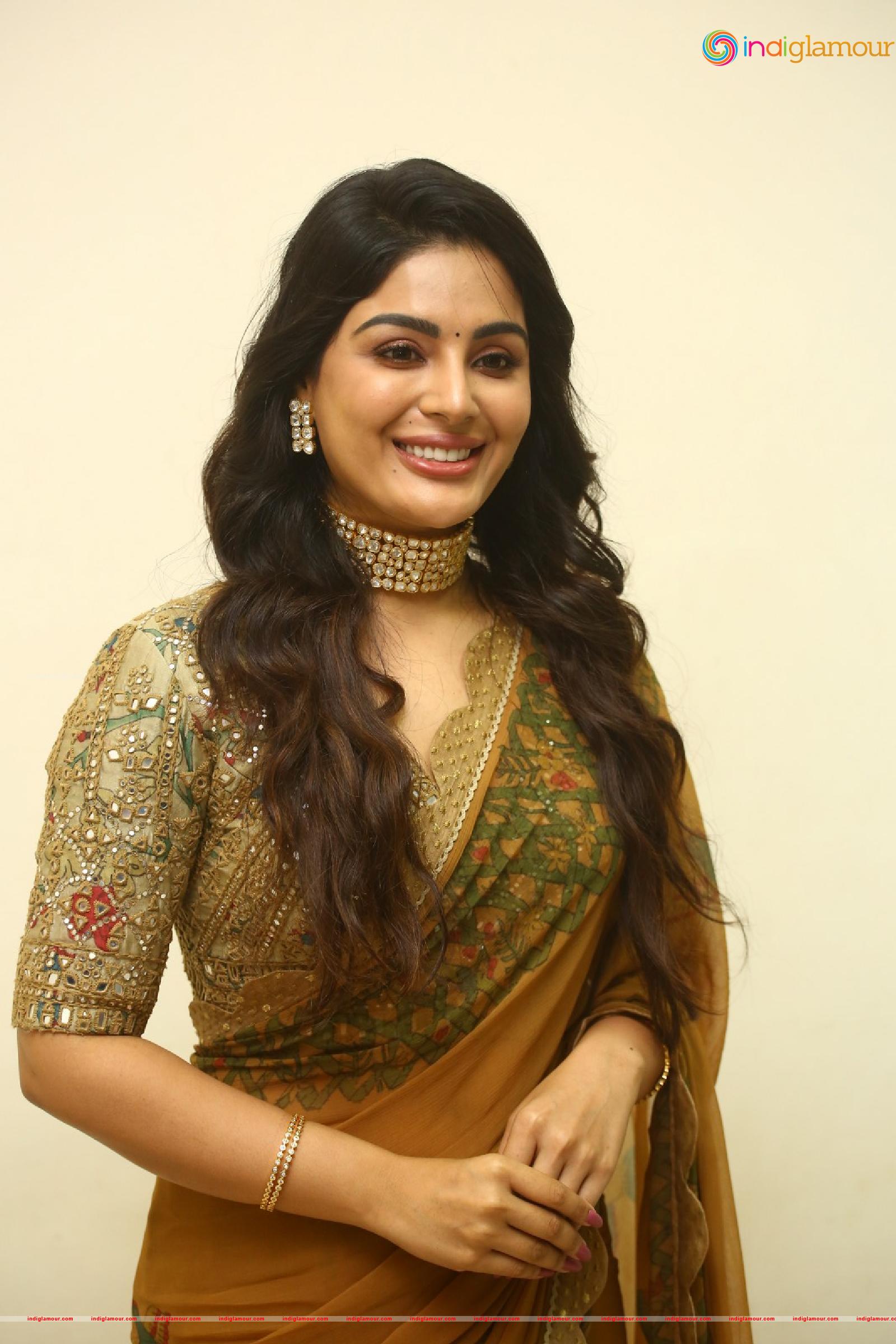 Samyuktha Menon Actress hd photo