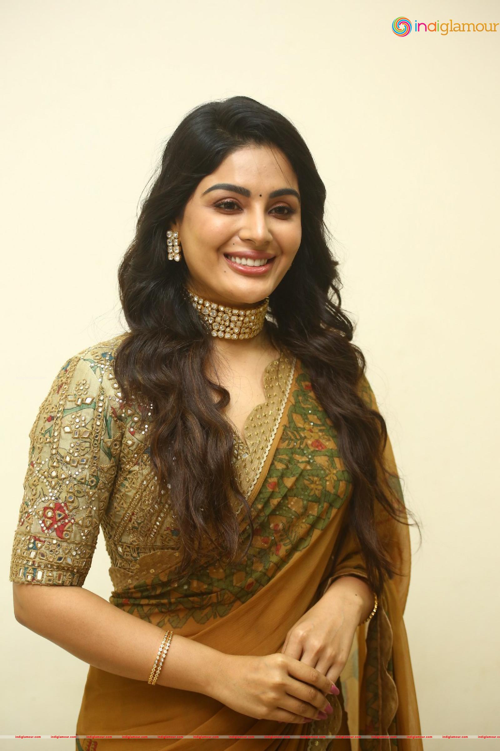 Samyuktha Menon Actress hd photo