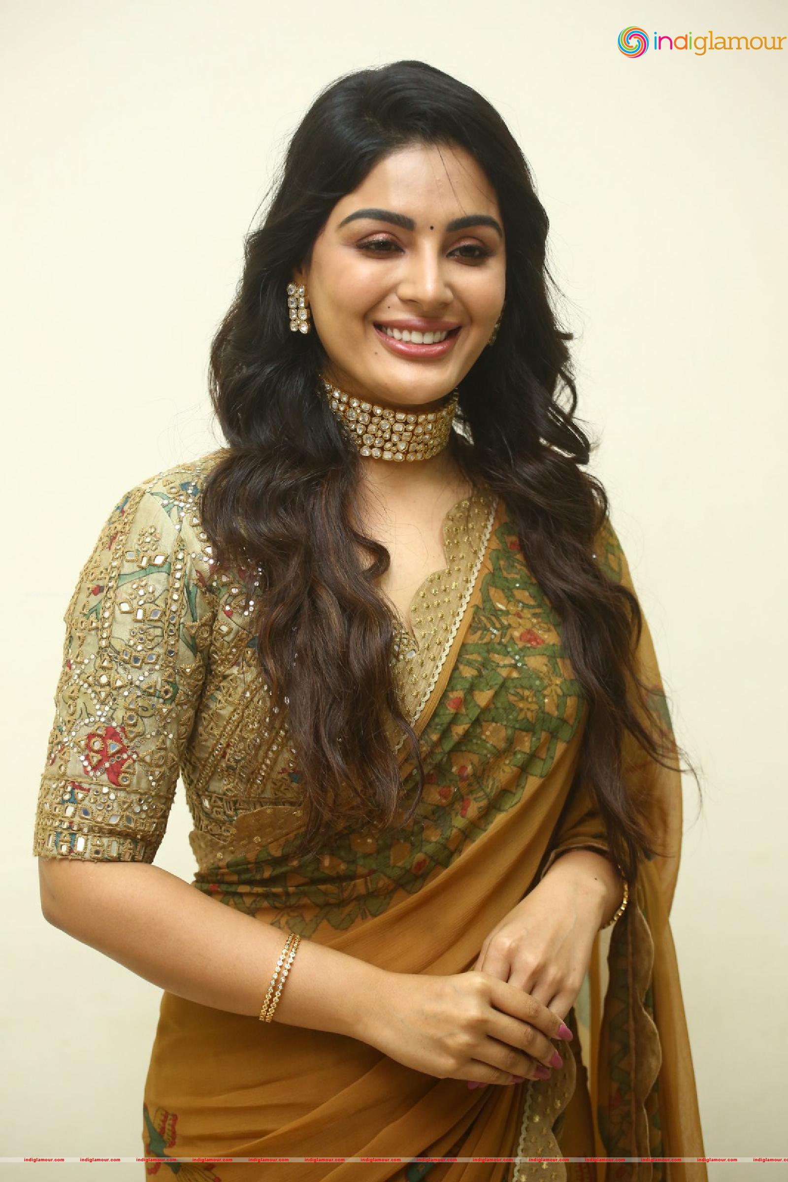 Samyuktha Menon Actress hd photo