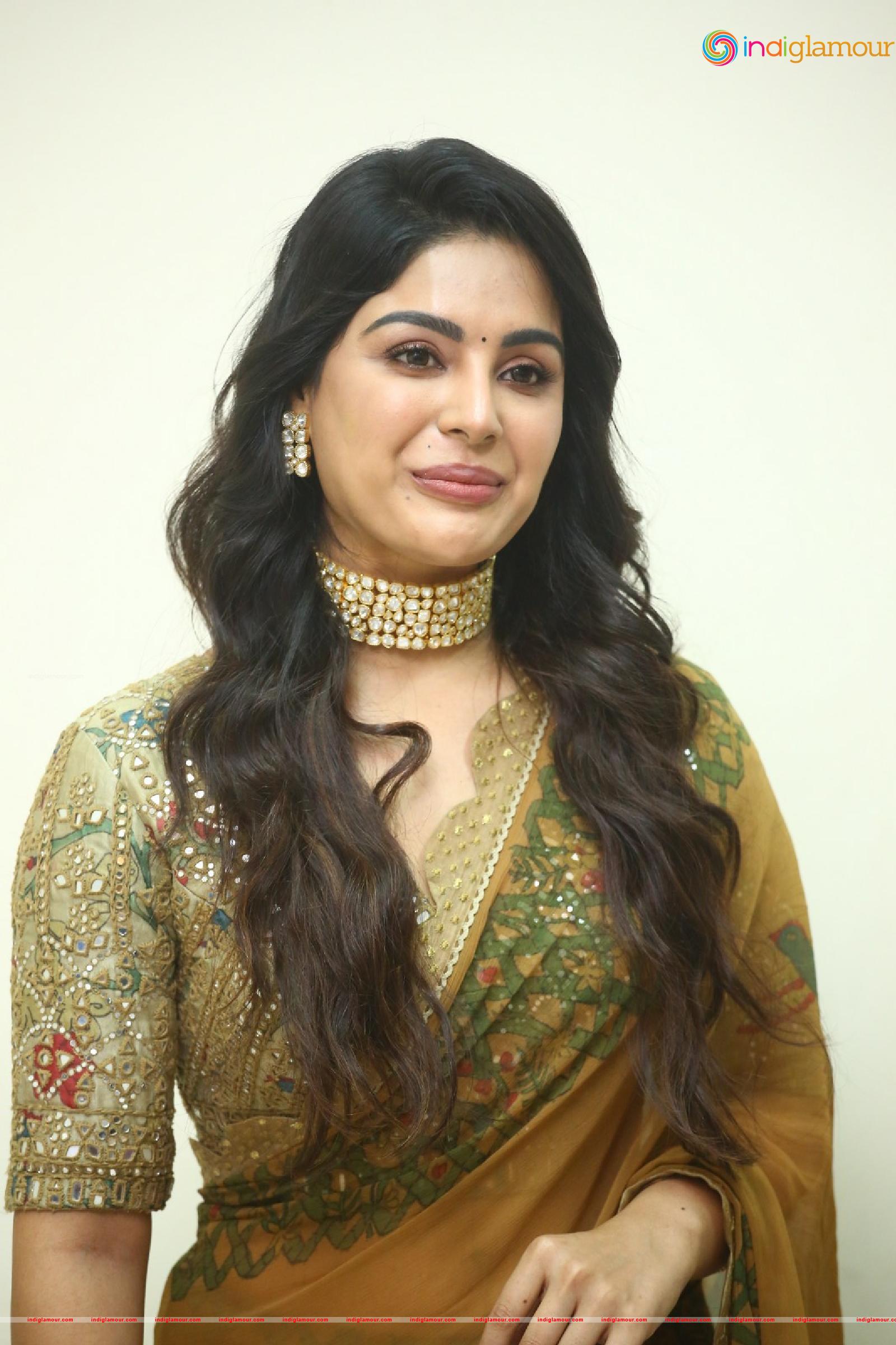 Samyuktha Menon Actress hd photo