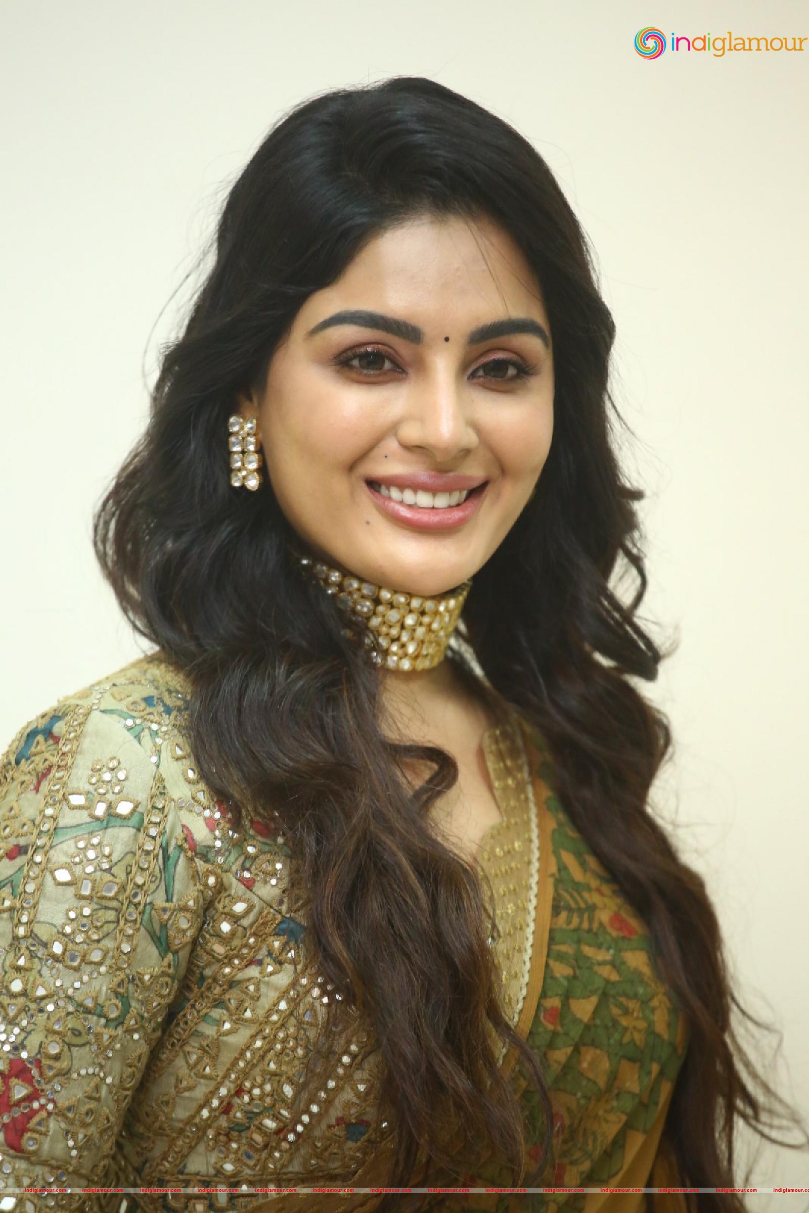 Samyuktha Menon Actress hd photo