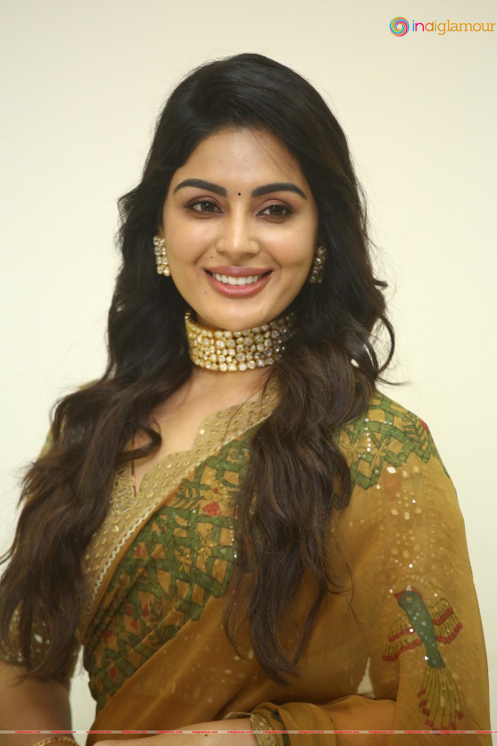 Samyuktha Menon Actress hd photo