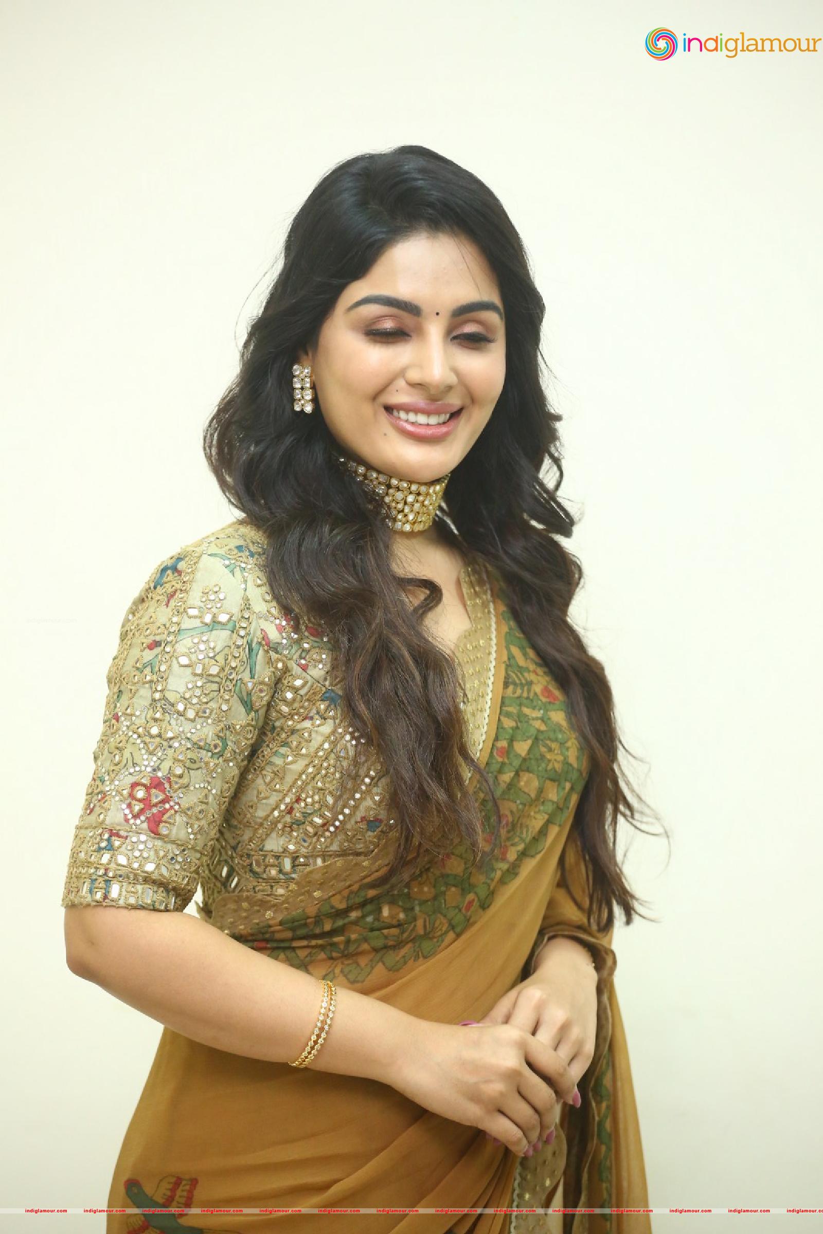 Samyuktha Menon Actress hd photo