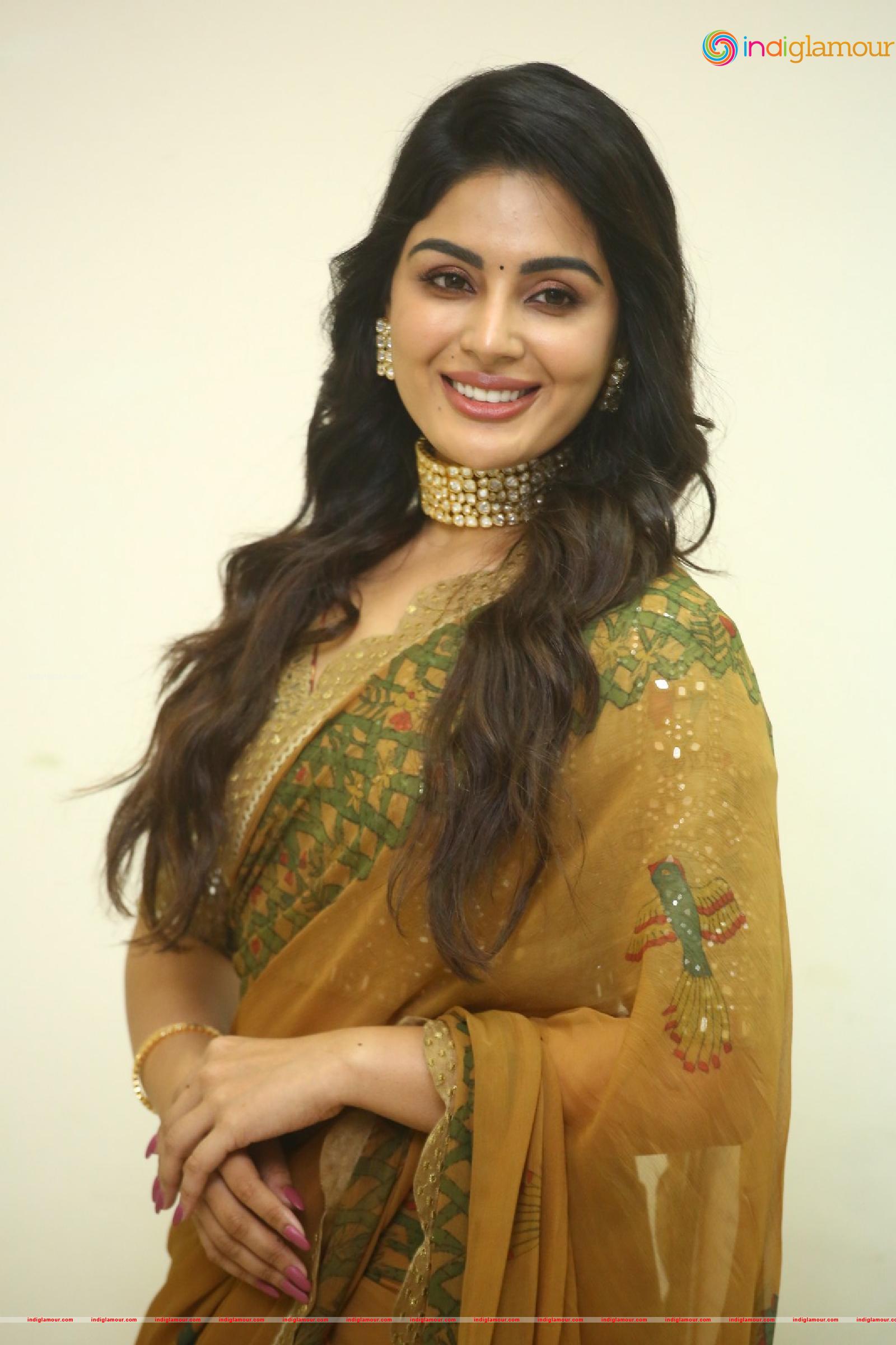 Samyuktha Menon Actress hd photo