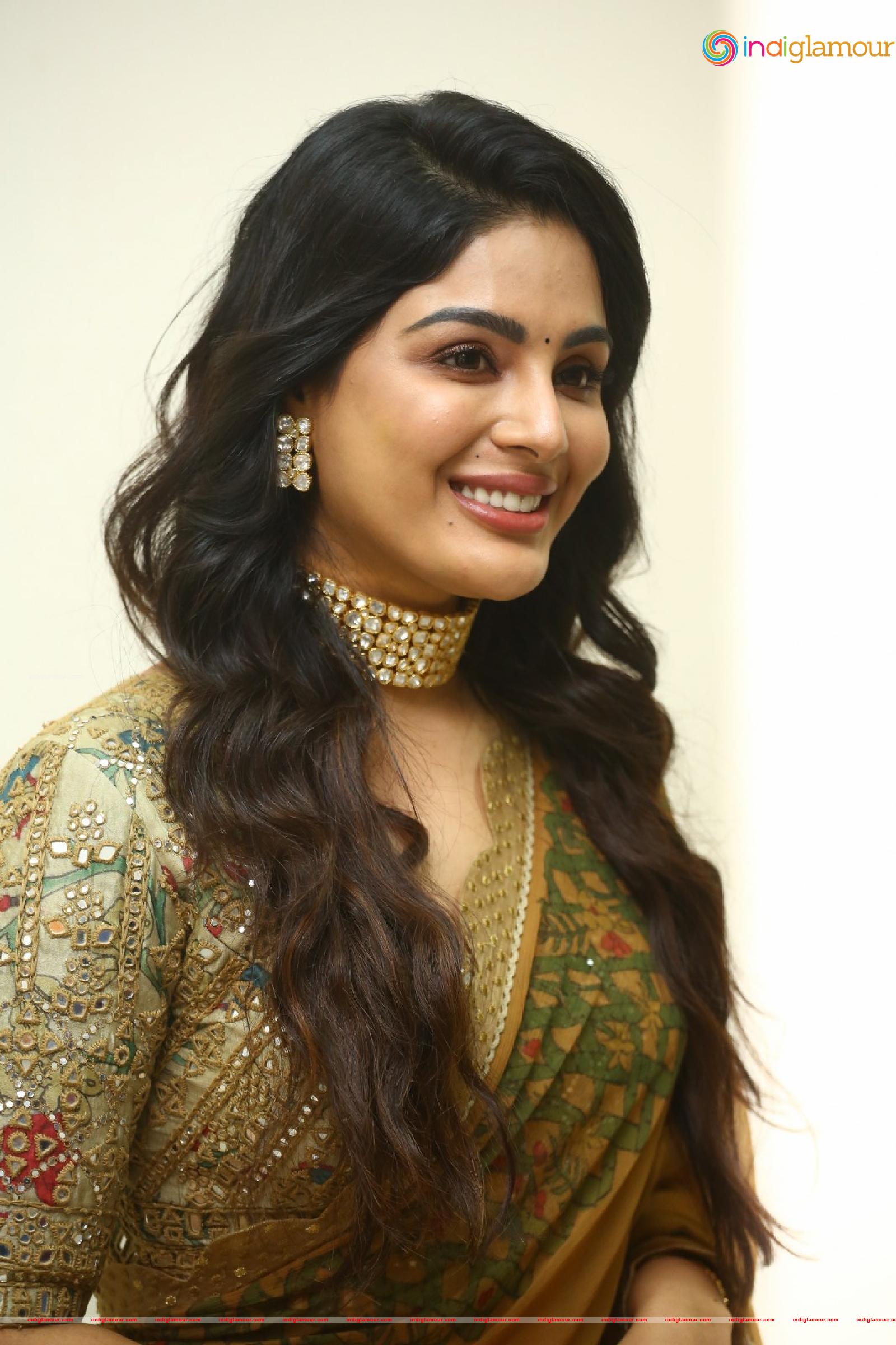 Samyuktha Menon Actress hd photo