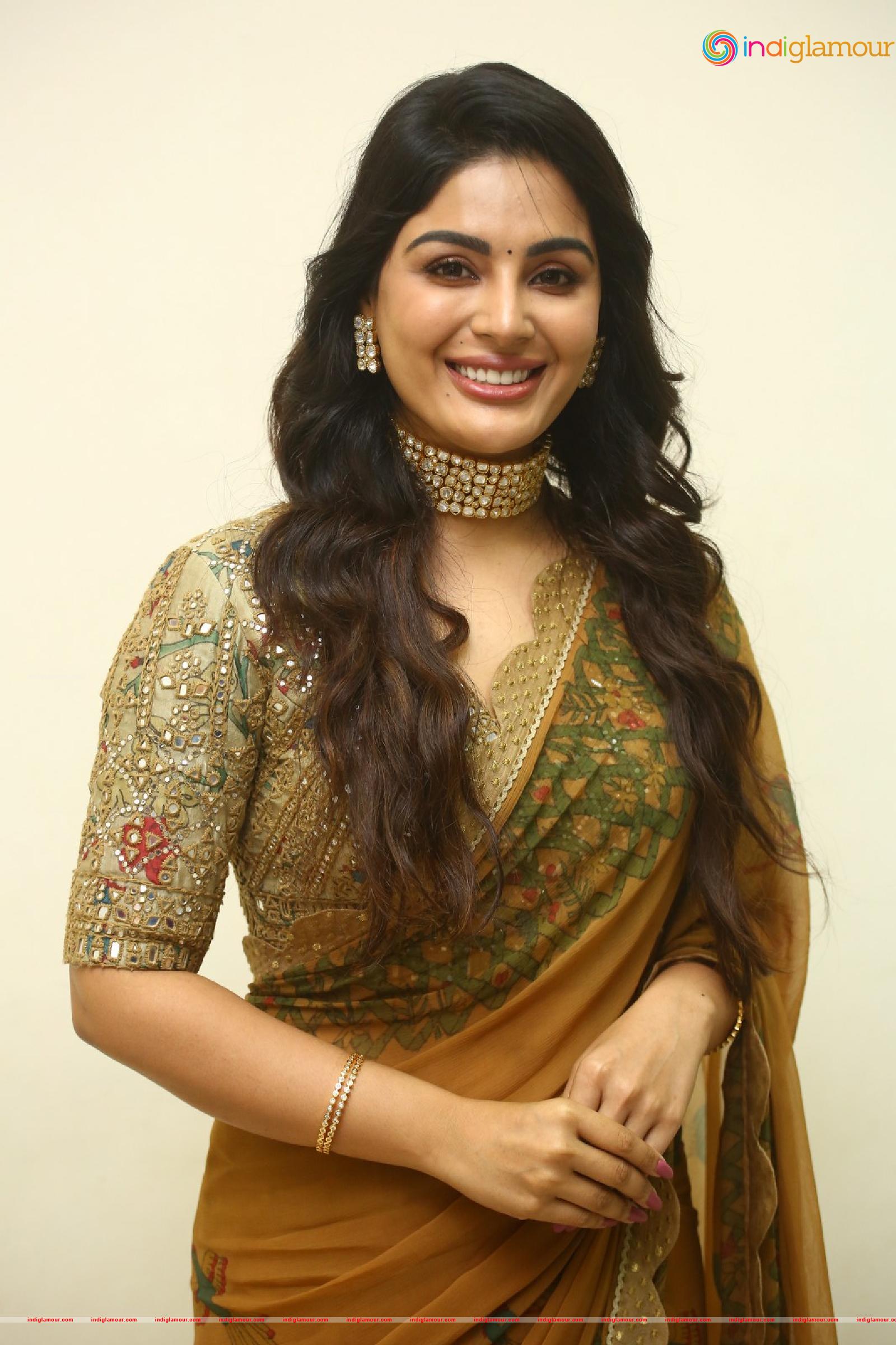 Samyuktha Menon Actress hd photo