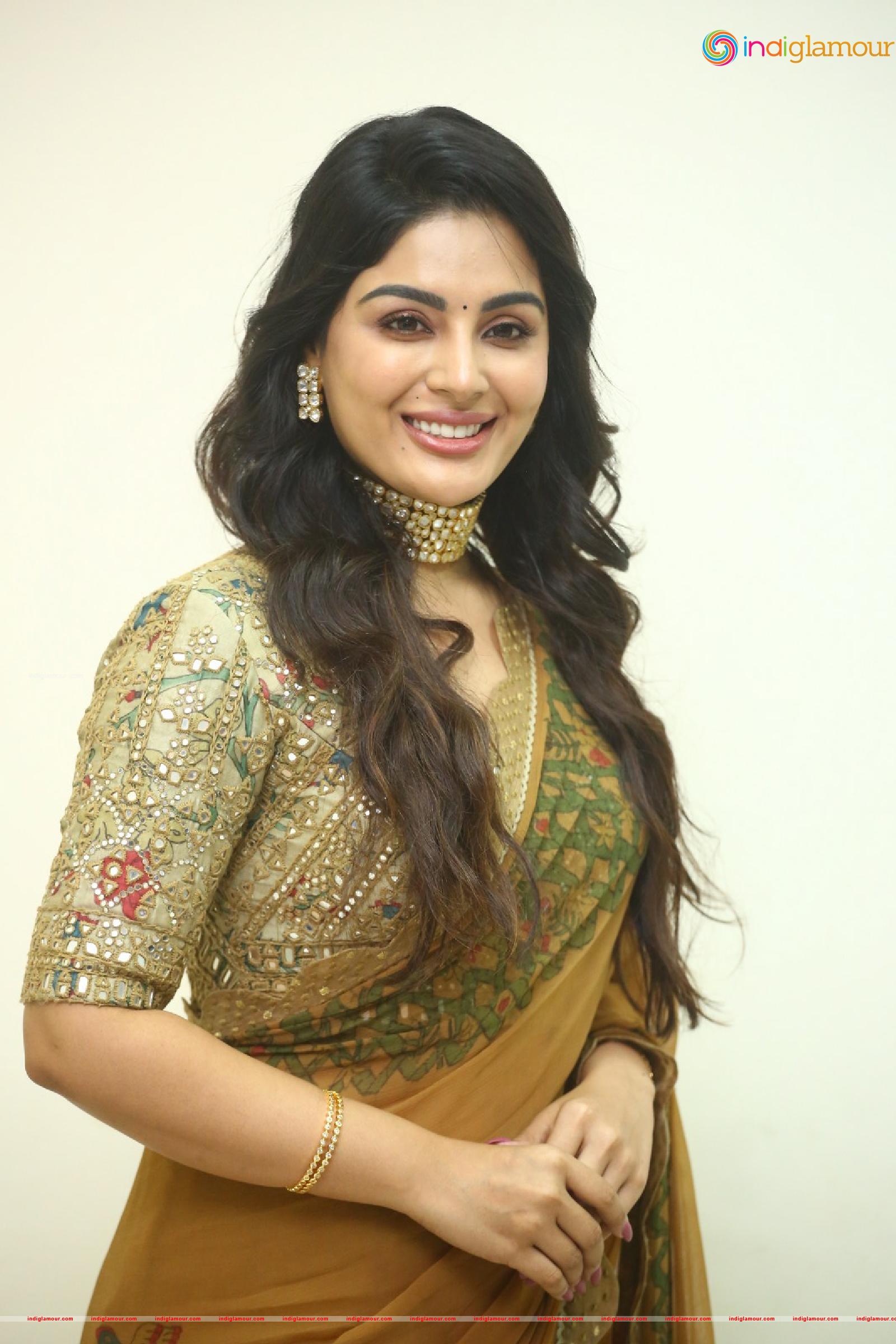 Samyuktha Menon Actress hd photo