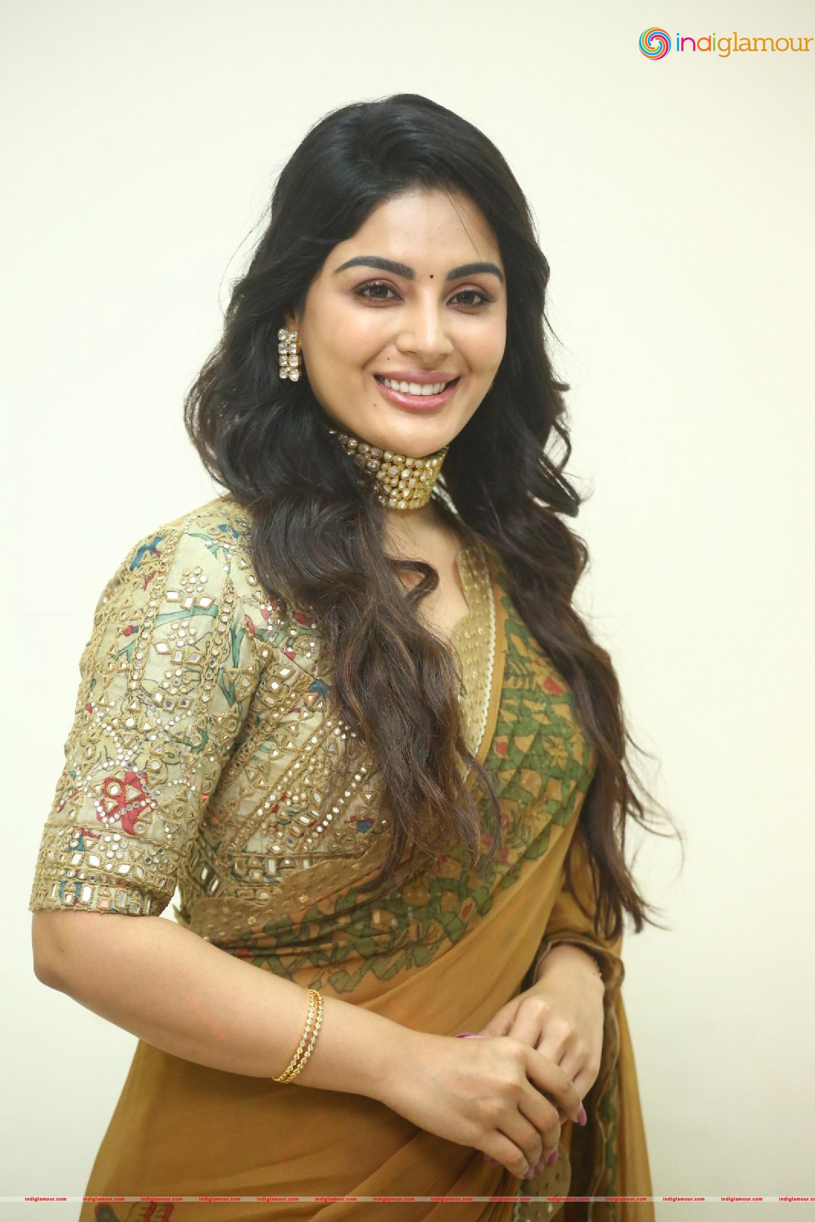 Samyuktha Menon Actress hd photo