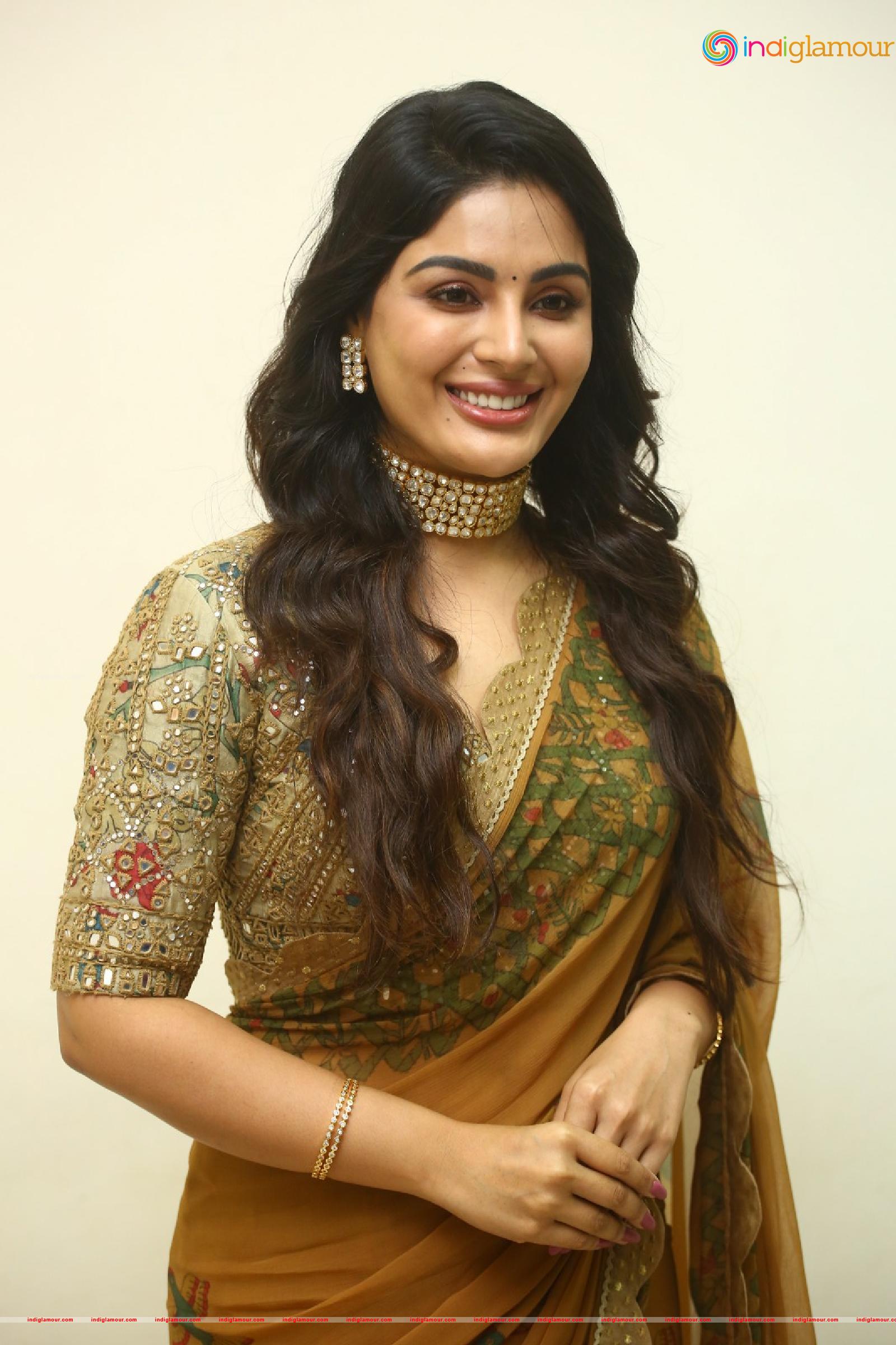 Samyuktha Menon Actress hd photo