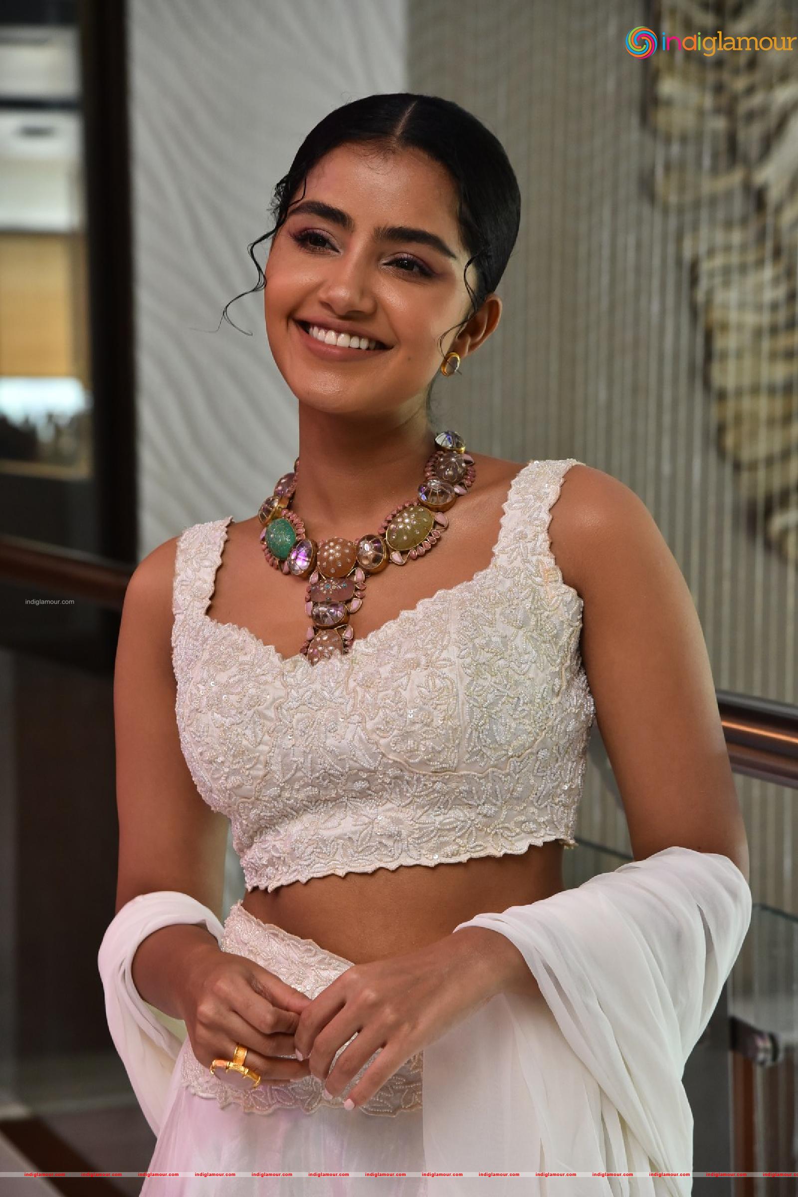 Anupama Parameswaran Actress hd photo